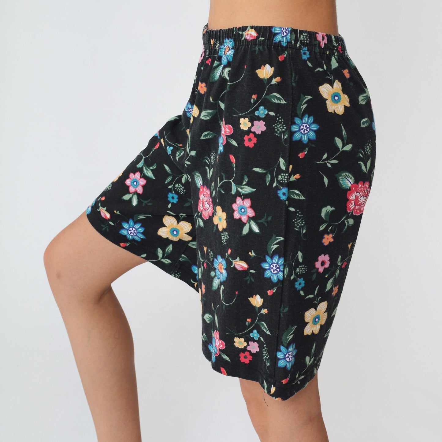 90s Black Floral High-Waisted Bermuda Shorts Elastic Waist Small Medium