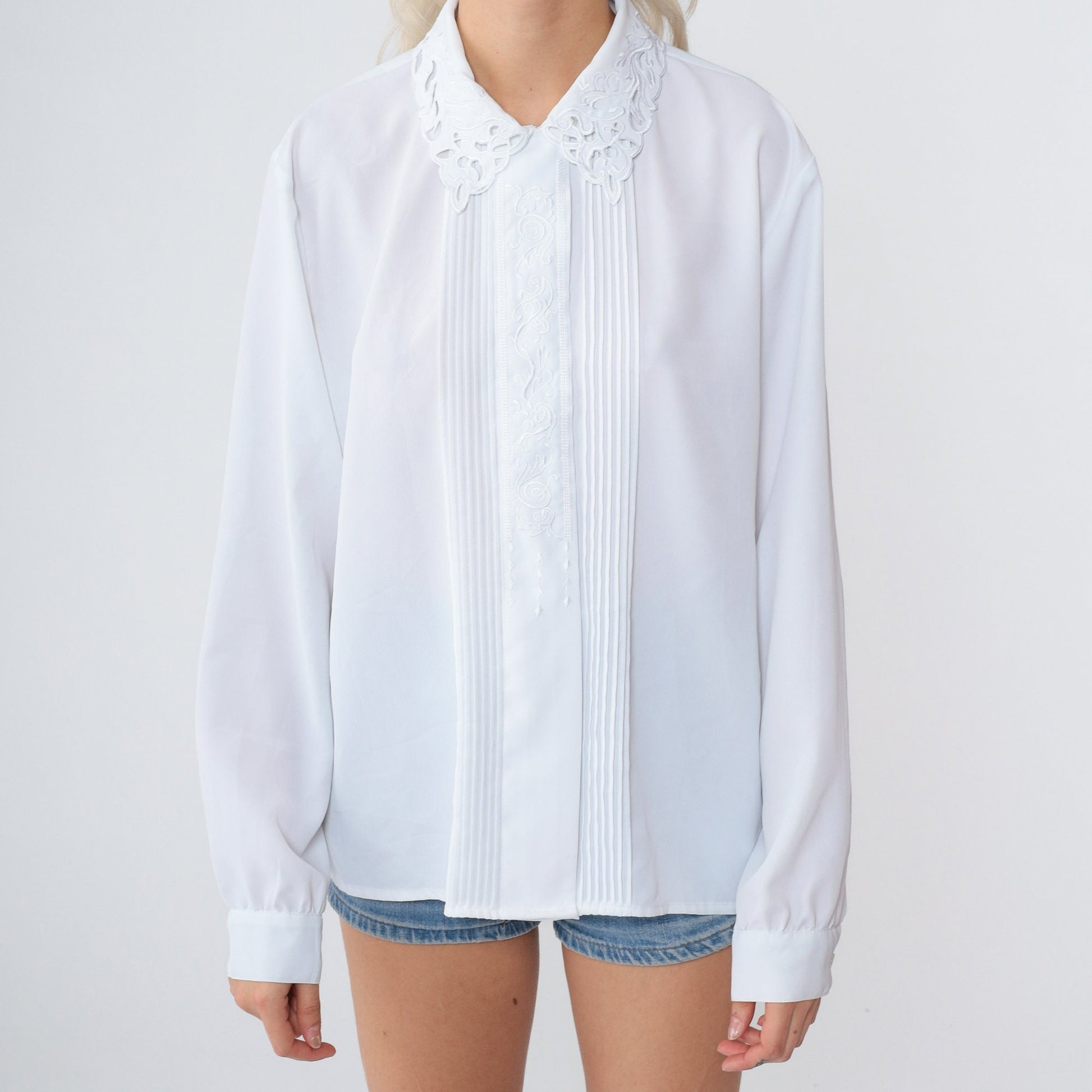 90s White Floral Embroidered Pleated Blouse Long Sleeve Collared Button-Up Large L