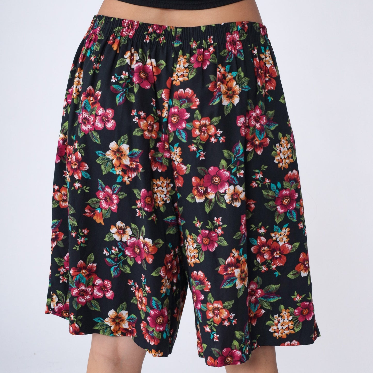 90s Black Floral Print High-Waist Pleated Shorts Bermuda Large L