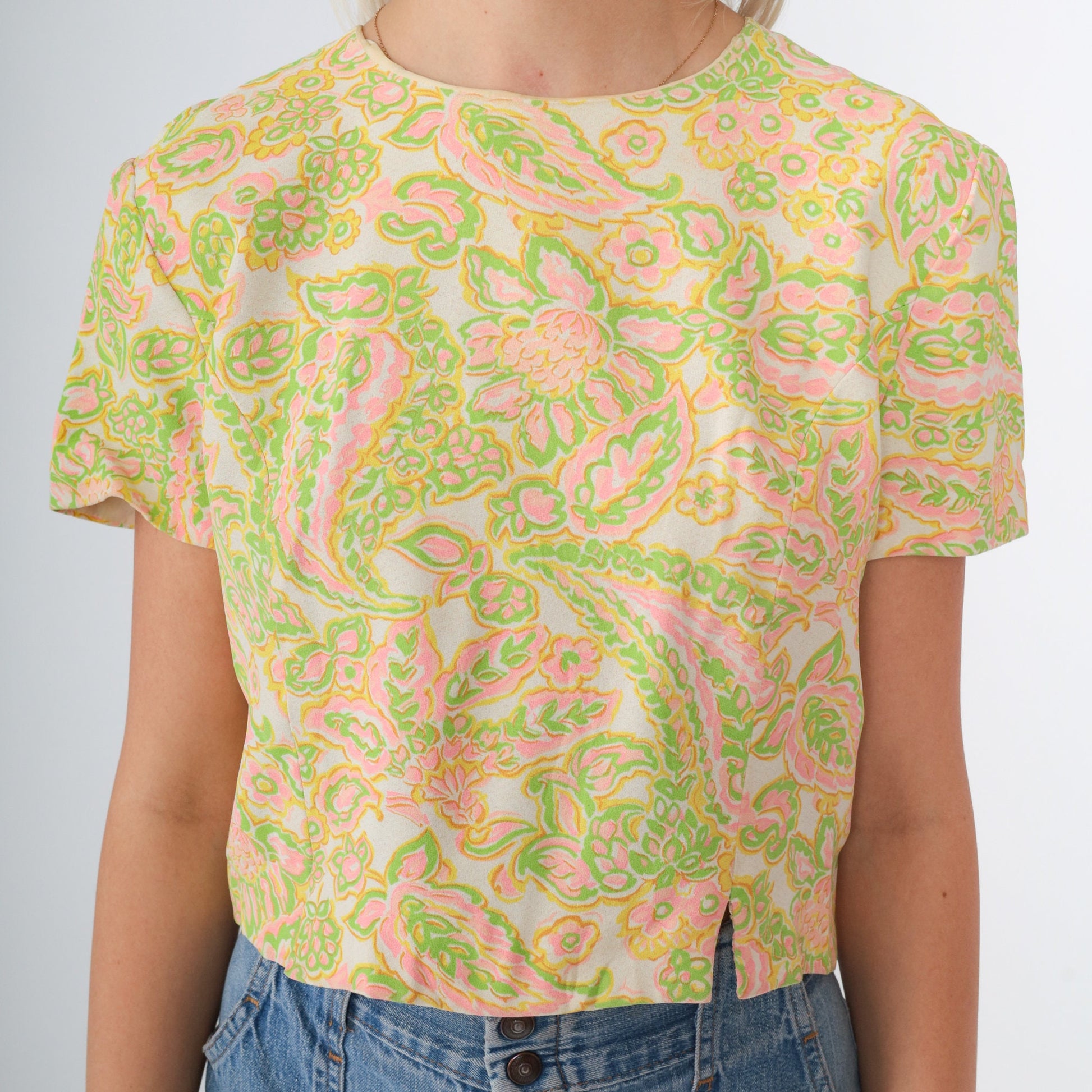 1960s Floral Paisley Crop Top Short Sleeve Blouse Yellow Green Pink Small S