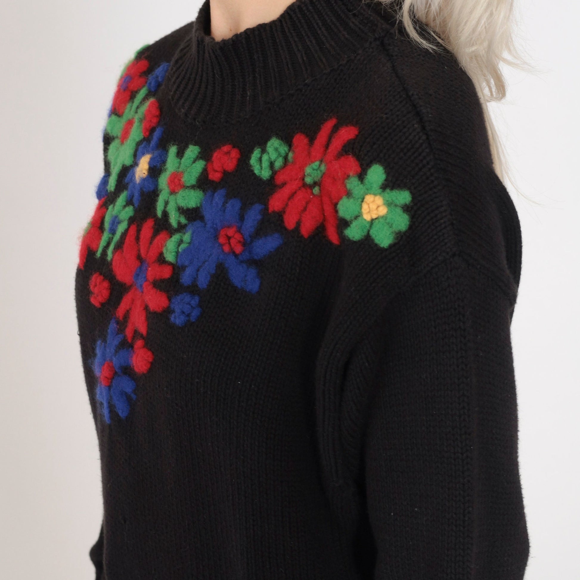90s Esprit Floral Embroidered Black Cotton Sweater Small