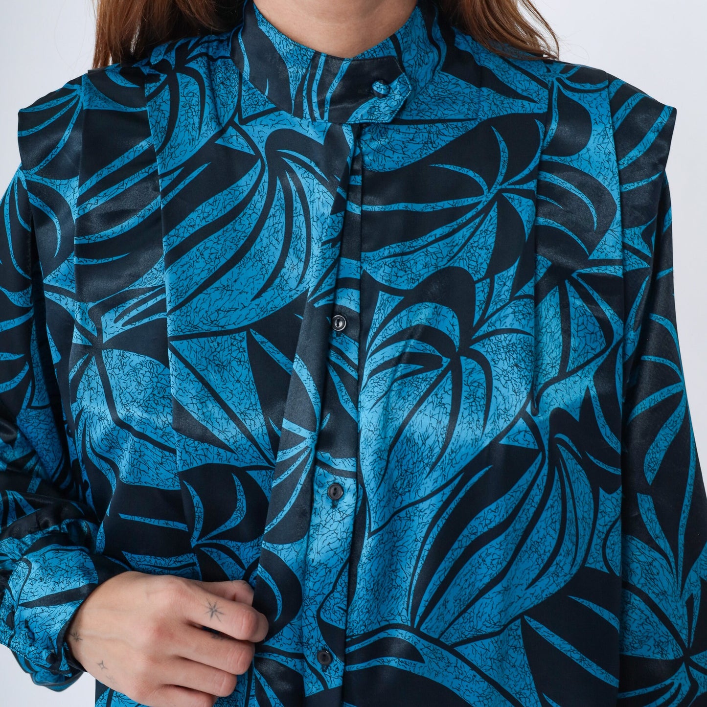 80s Leaf Print Blouse Black Blue Mock Neck Pleated Balloon Sleeve Large