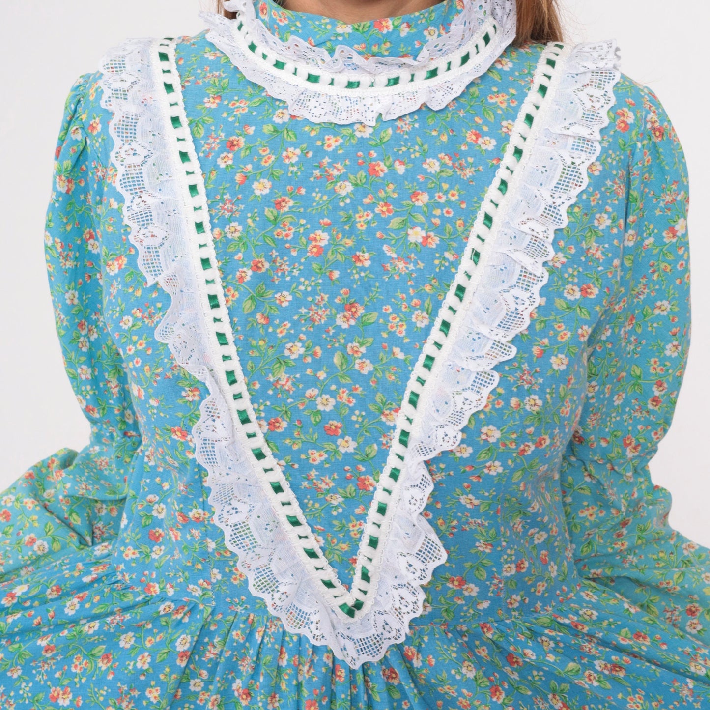70s Blue Floral Prairie Dress Cotton Maxi Ruffle Collar Lace Trim Medium
