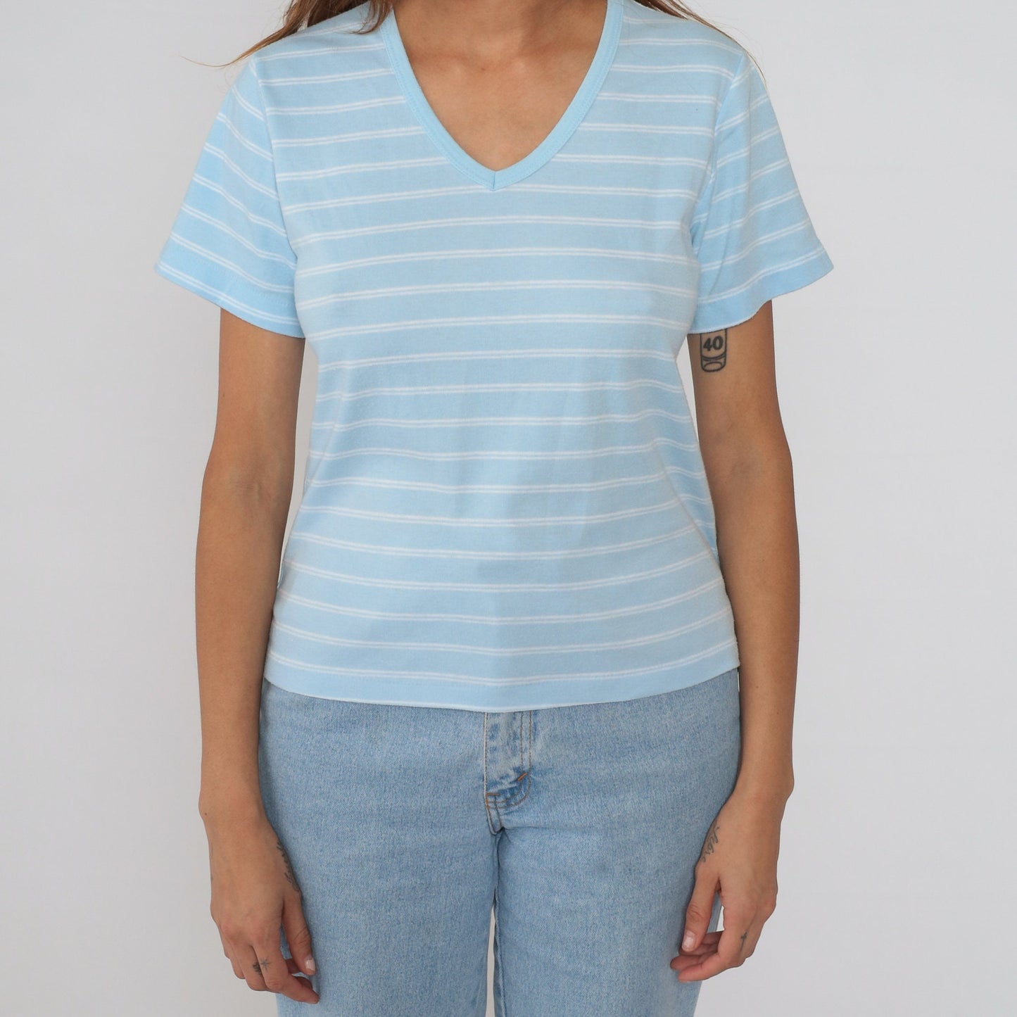 90s Blue White Striped V-Neck T-Shirt Cotton Tee Medium M