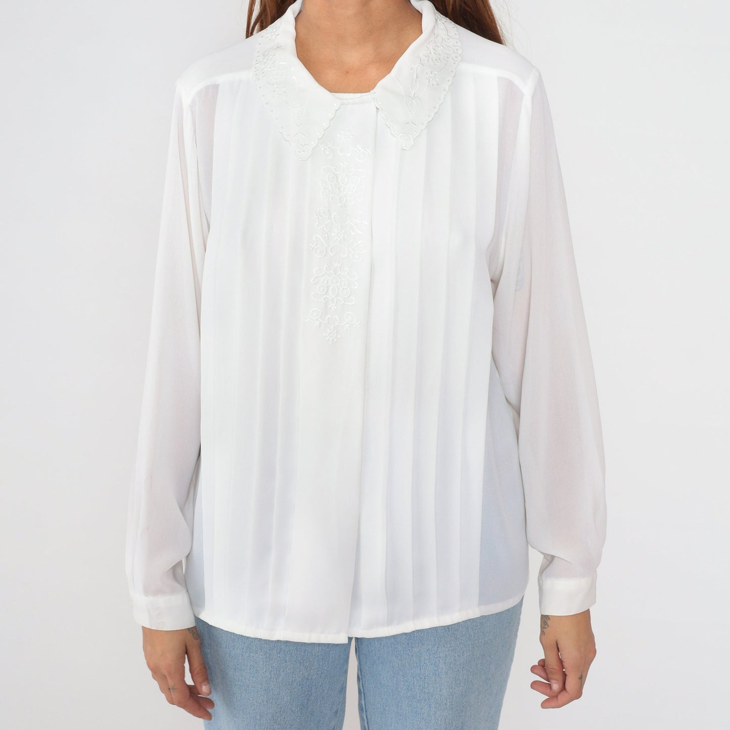 90s Karen Scott White Pleated Blouse Floral Embroidered Scalloped Collar Large L