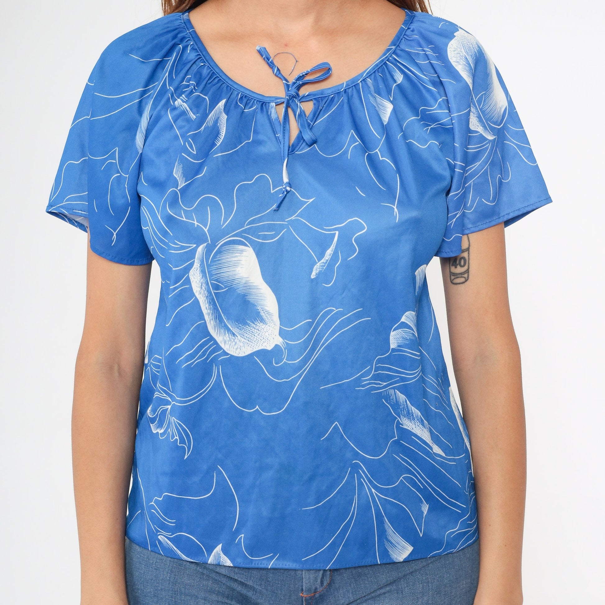 80s Blue Floral Keyhole Blouse Short Sleeve Tie Neck Medium