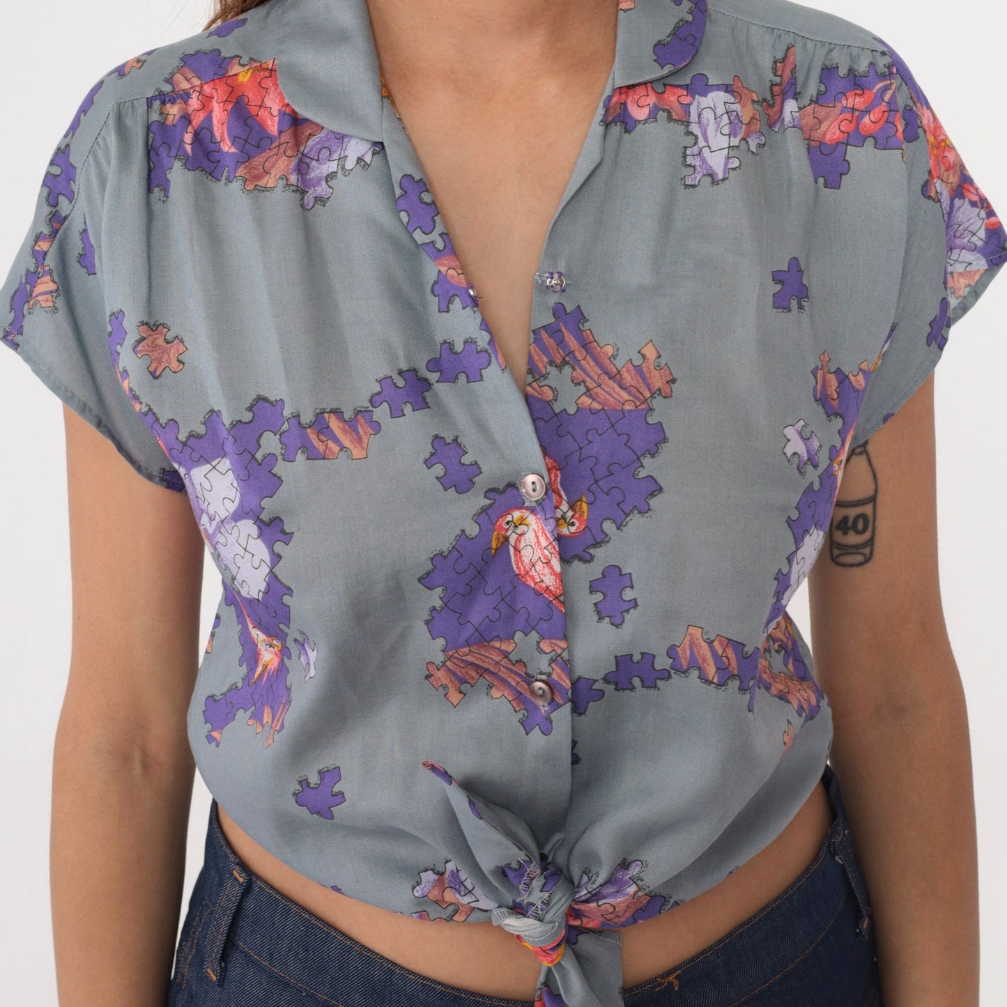 80s Tropical Bird Puzzle Pieces Tie Waist Shirt Grey Purple Rayon Small