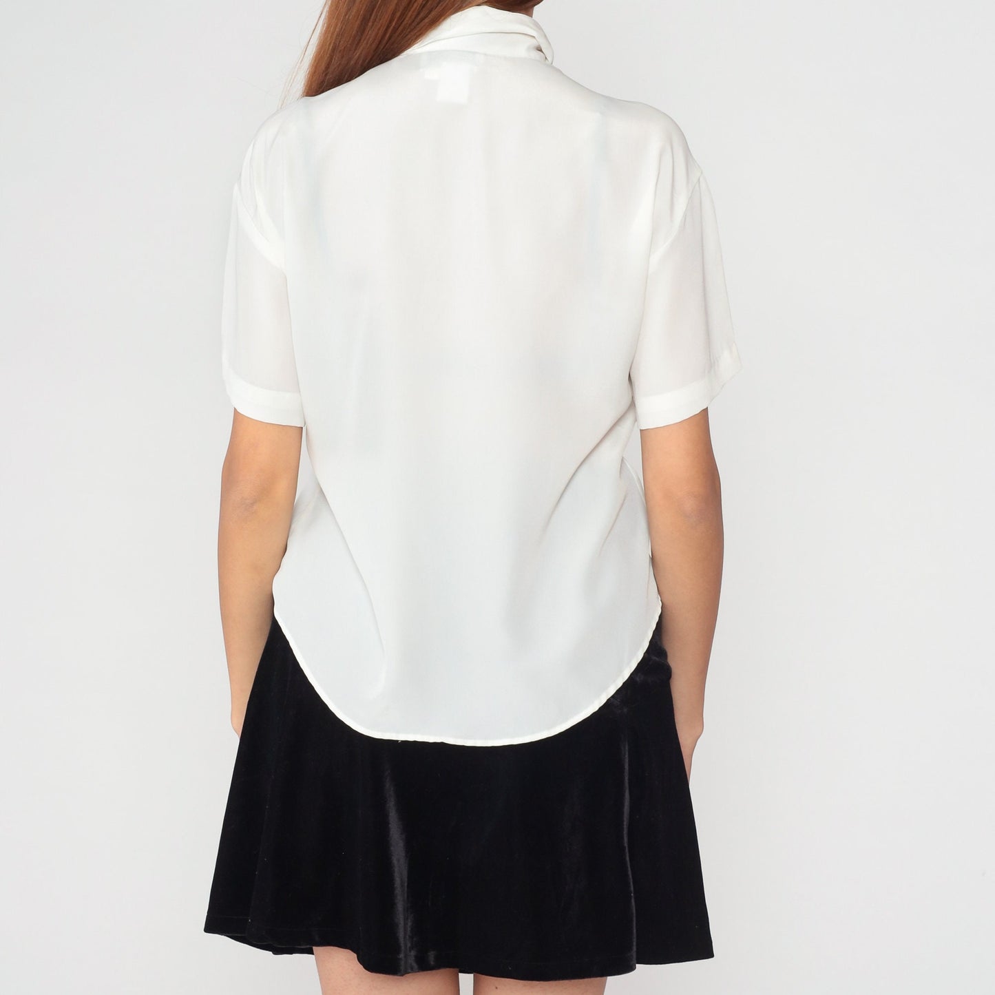 90s Cream Button-Up Blouse Short Sleeve Pointed Collar Silver Buttons Small