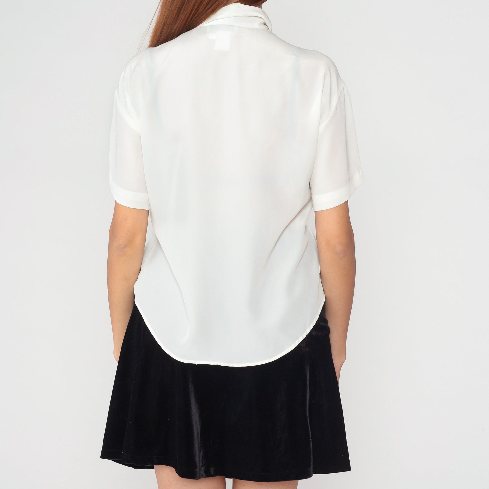 90s Cream Button-Up Blouse Short Sleeve Pointed Collar Silver Buttons Small