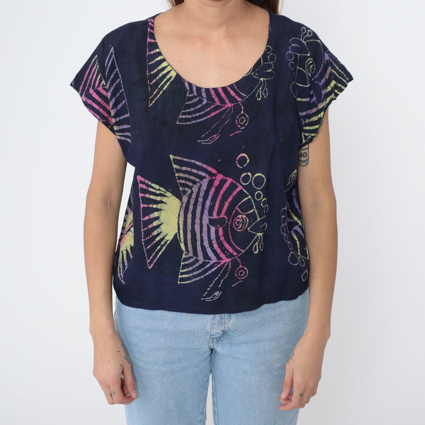 Y2K Batik Fish Graphic Tee Dark Blue Scoop Neck Short Sleeve Medium
