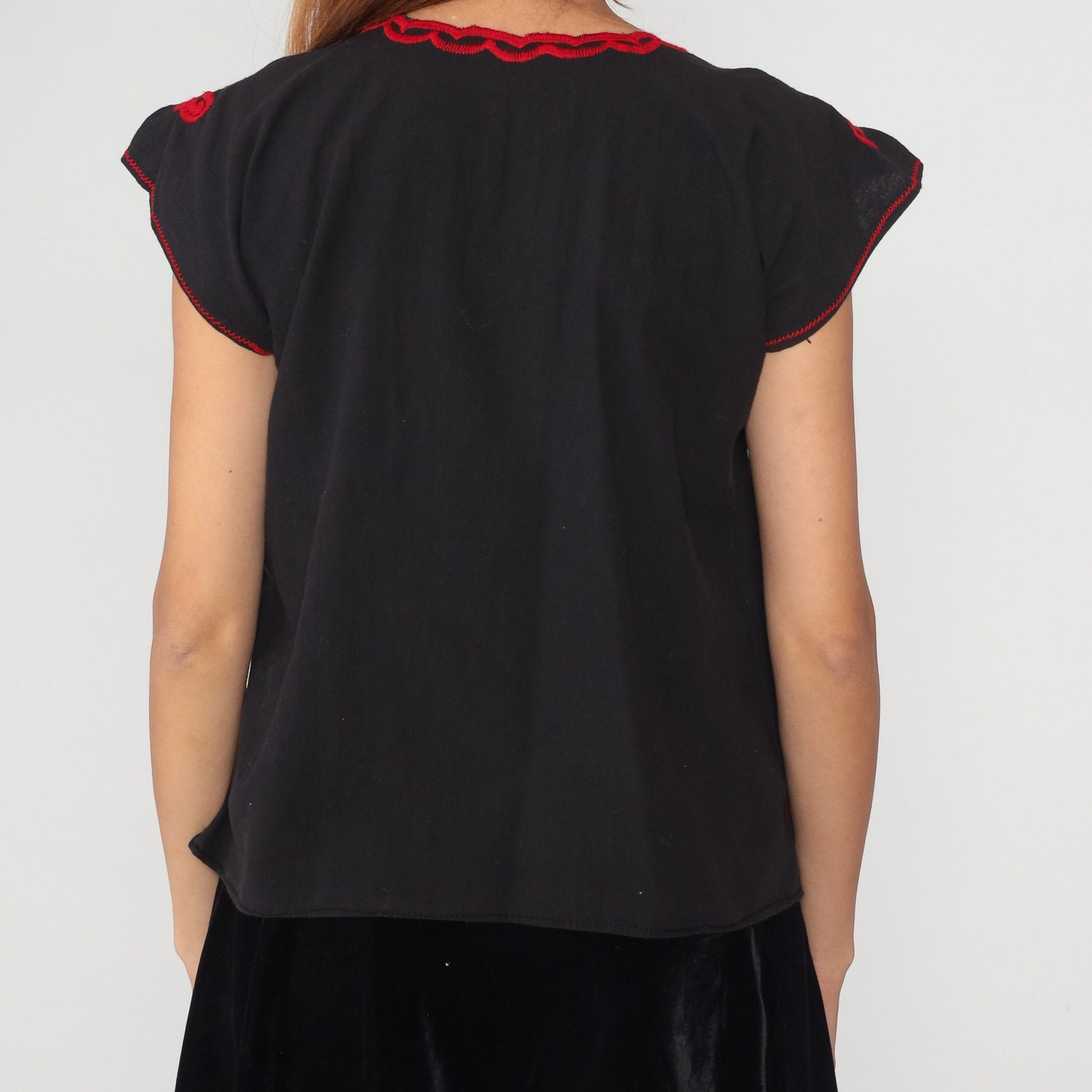 90s Mexican Floral Embroidered Blouse Black Short Sleeve Small