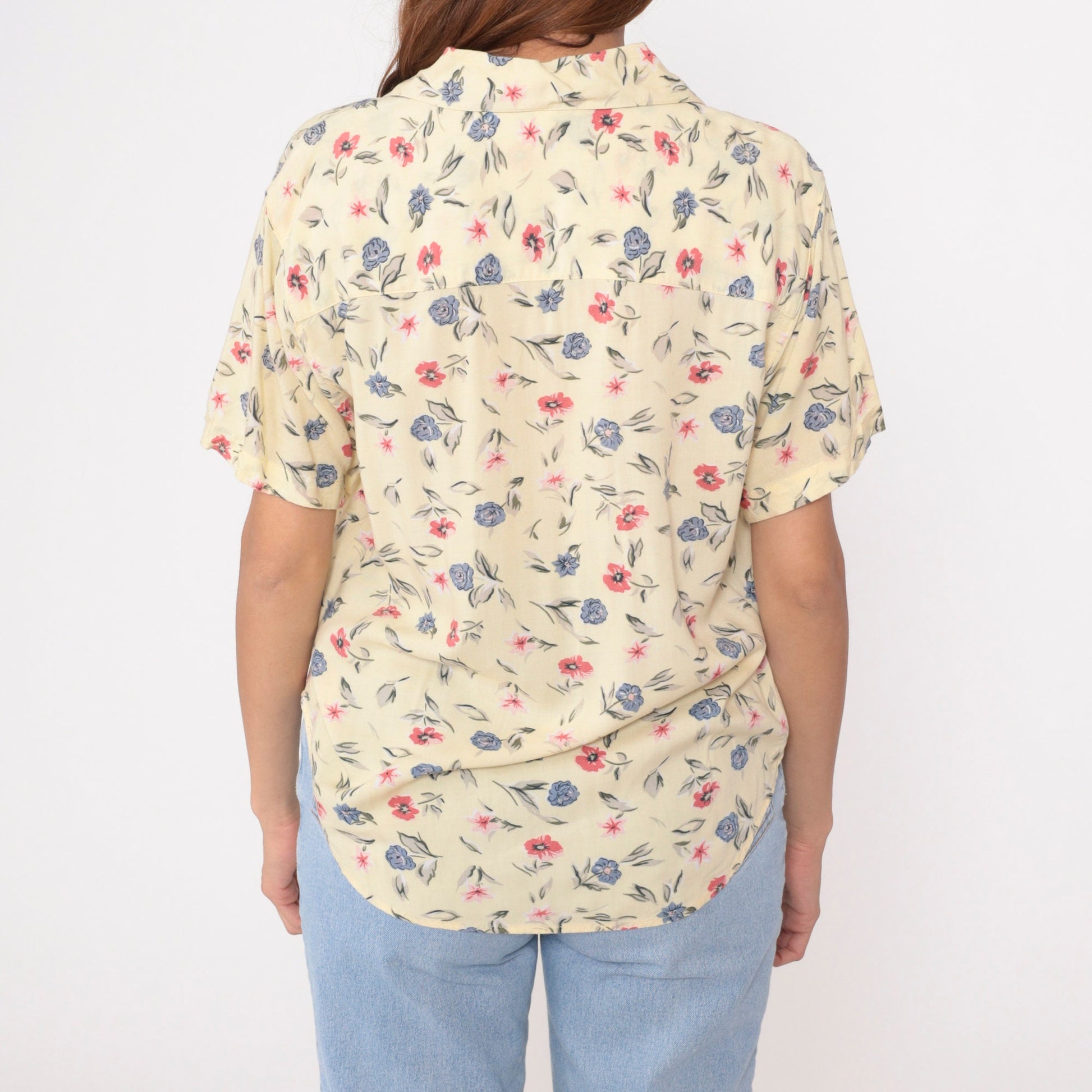 90s Light Yellow Floral Button-Up Blouse Short Sleeve Rayon Small