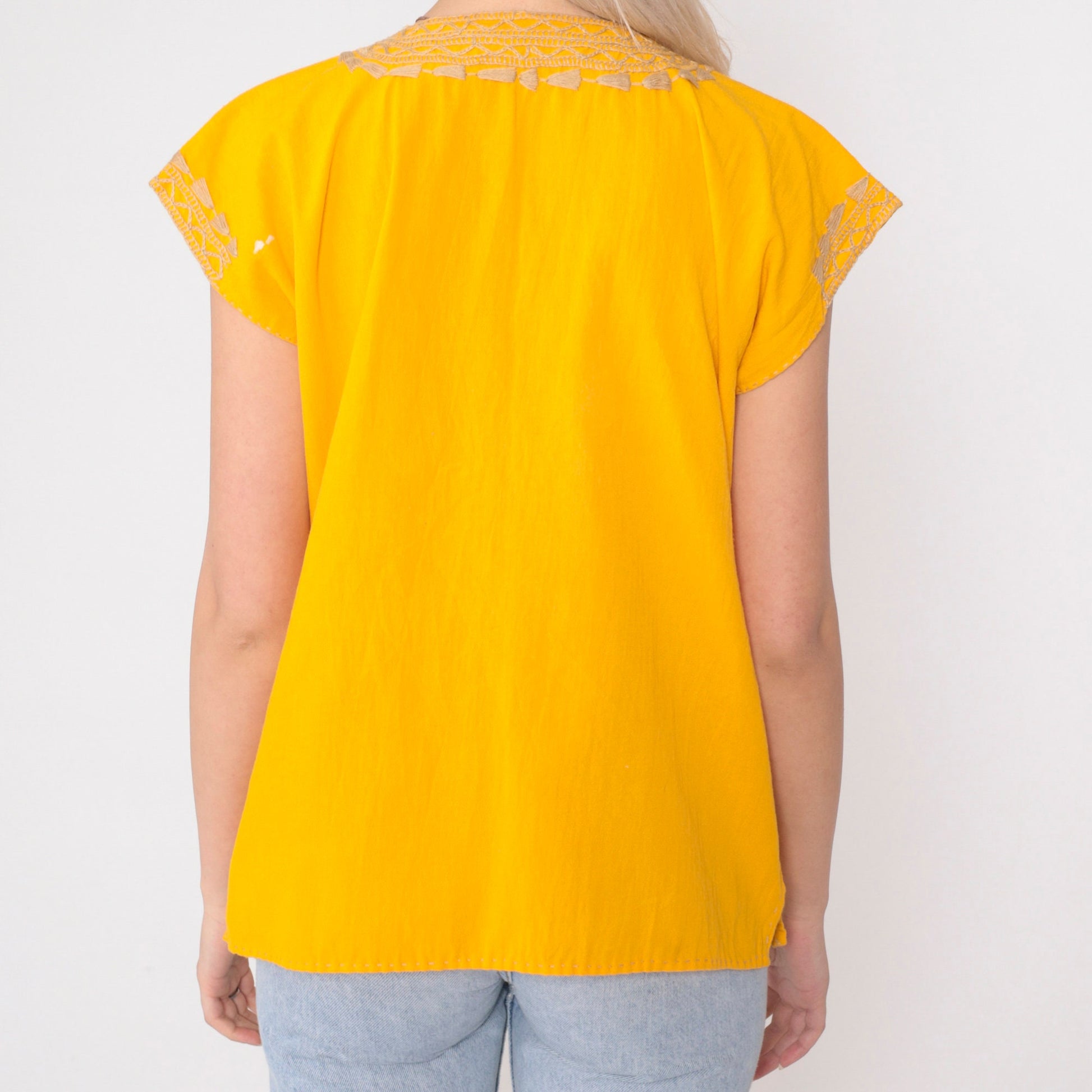 90s Embroidered Tunic Top Yellow Keyhole Tie Neck Short Sleeve Small