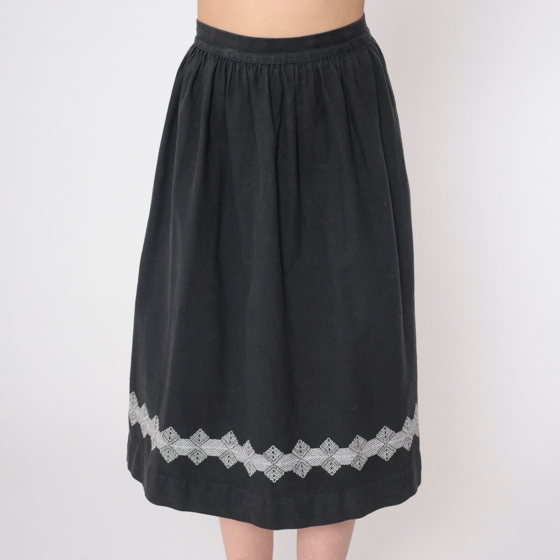 60s Black Midi Skirt White Geometric Embroidered High Waisted Pleated Cotton Extra Small
