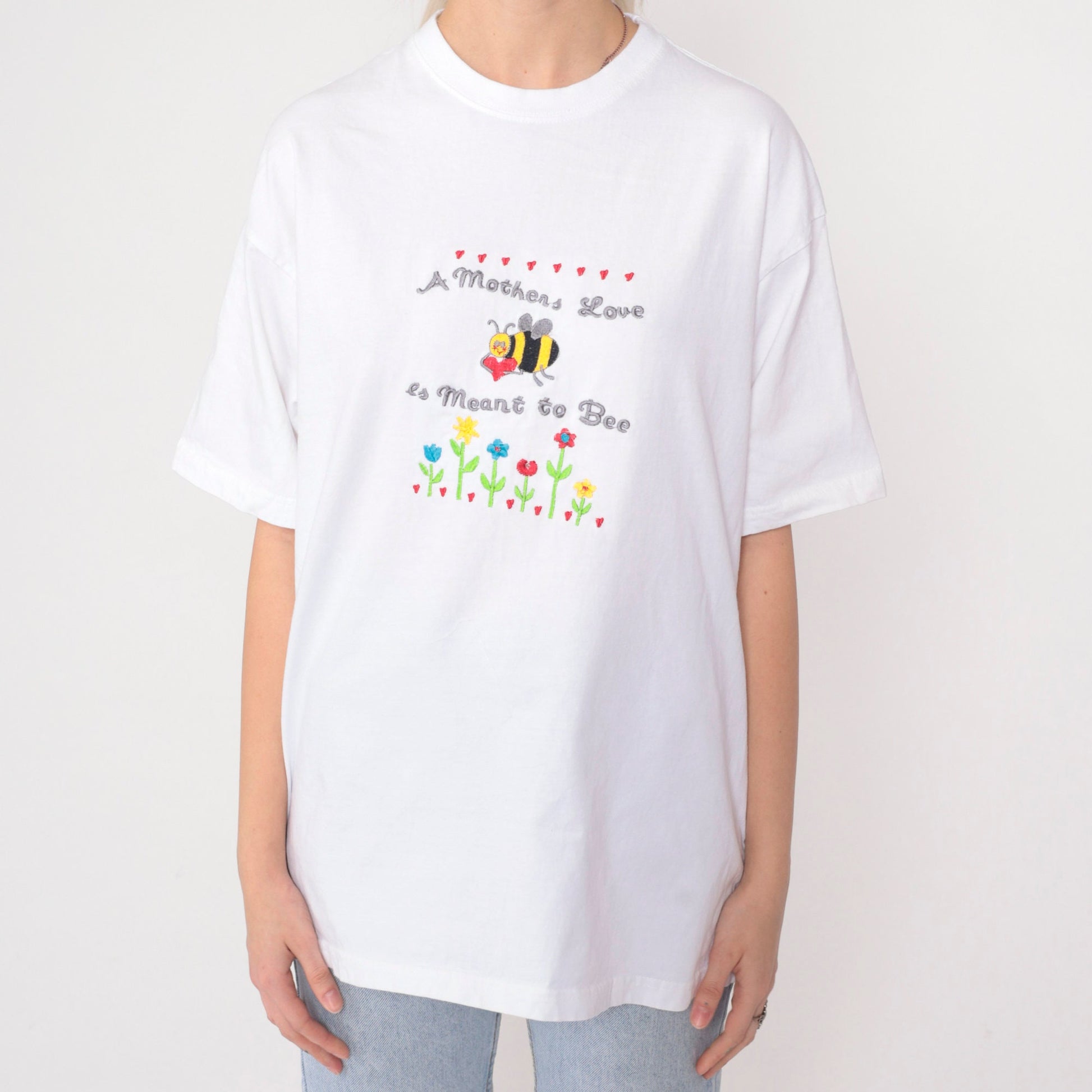90s A Mother's Love Is Meant To Bee Embroidered Graphic T-Shirt Floral Large