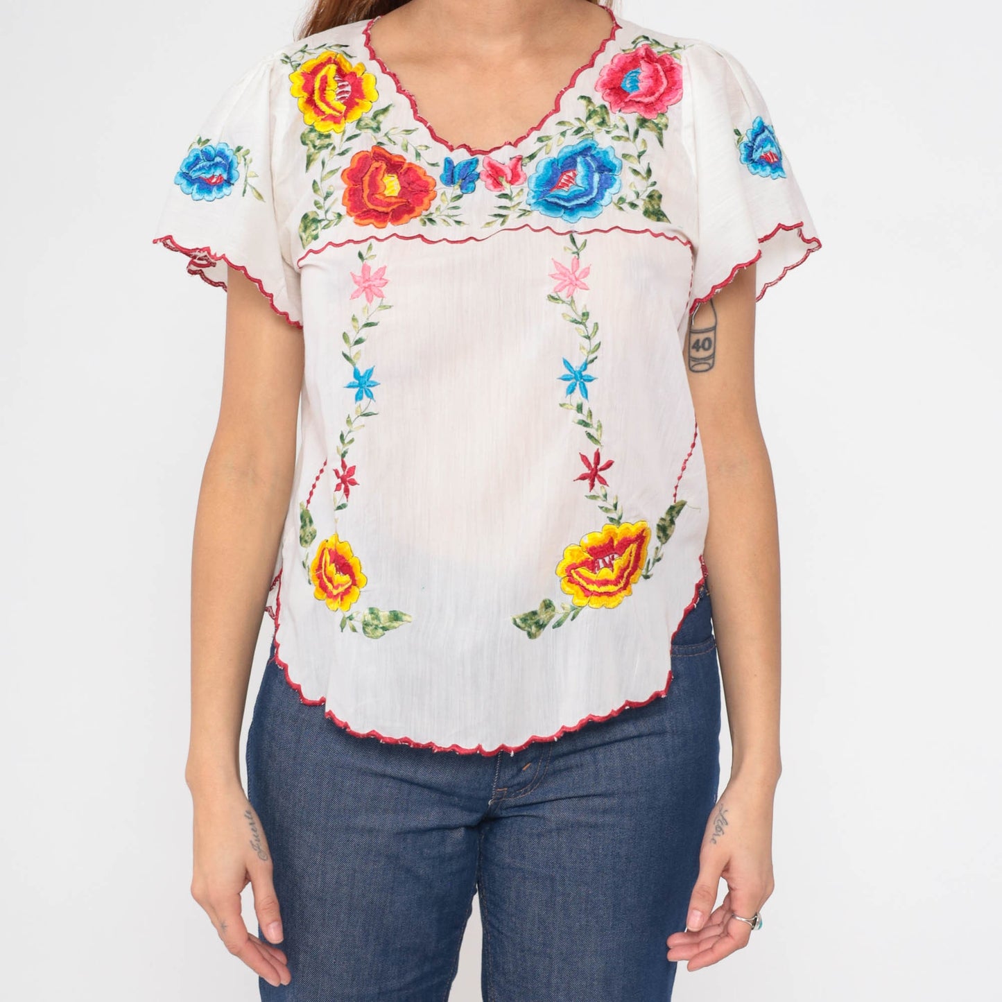 90s White Embroidered Floral Blouse Scalloped Short Sleeve Small