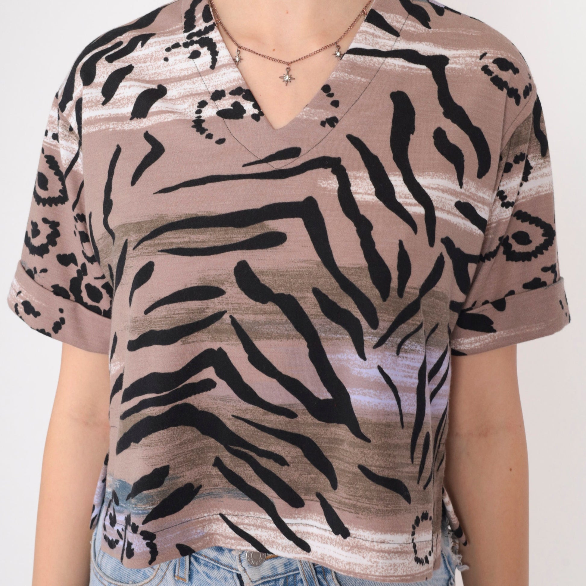 90s Tiger Stripe Animal Print V-Neck Tee Cuffed Sleeve Black Taupe Small S