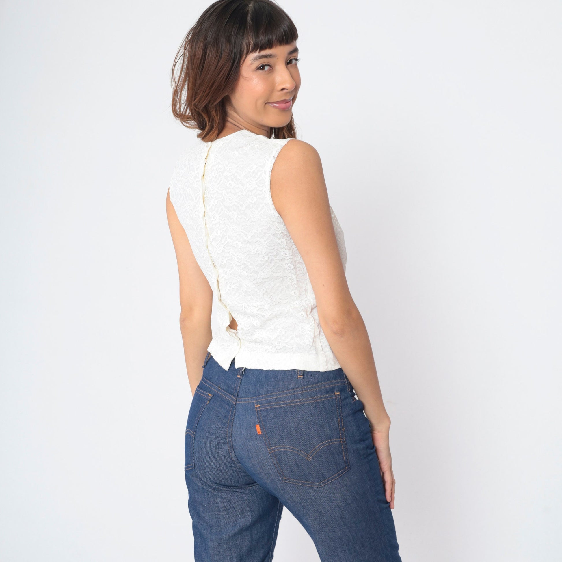 60s White Lace Sleeveless Blouse Button Back Crop Top Small