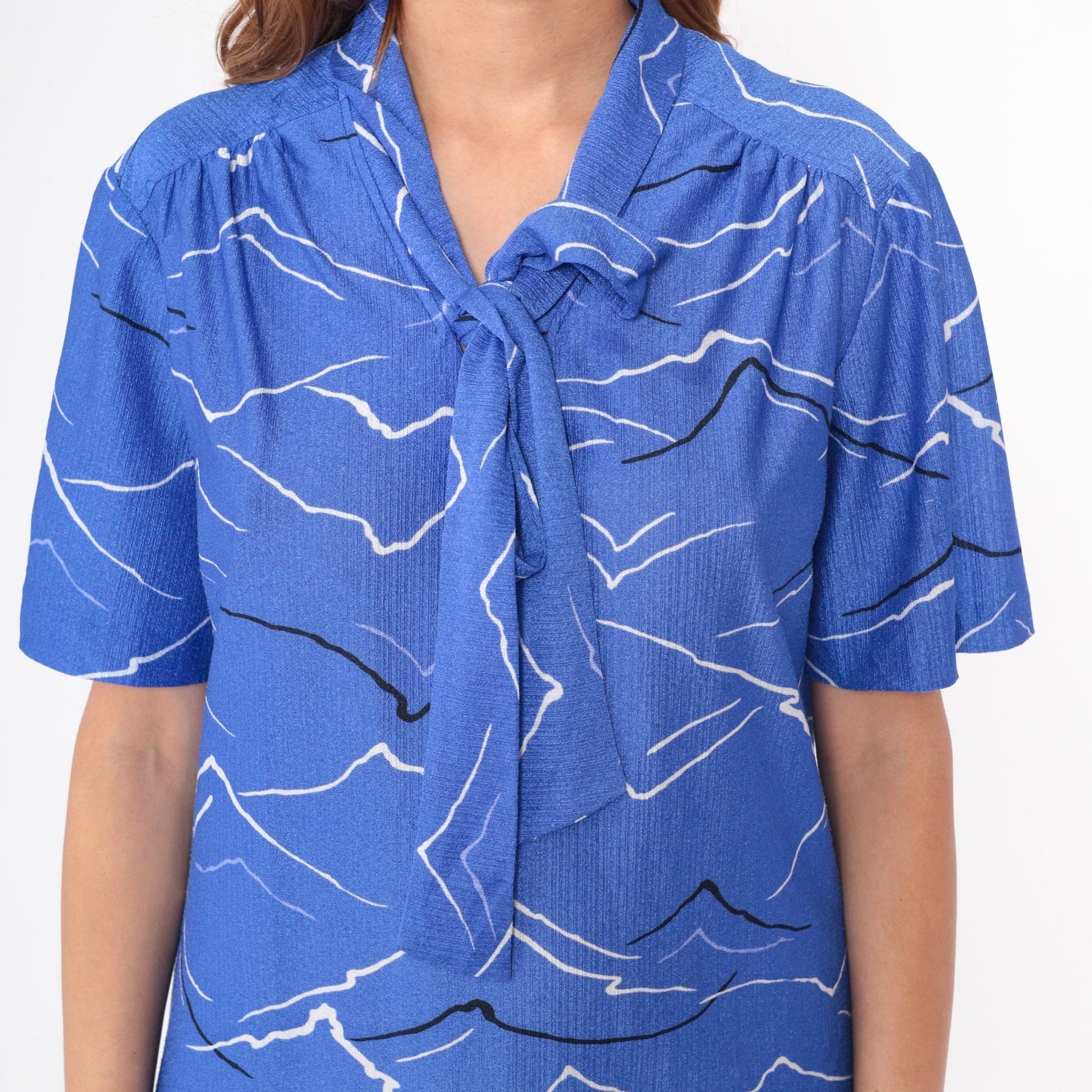 70s Mountain Print Mini Dress Blue Ascot Neck Tie Short Sleeve Large L