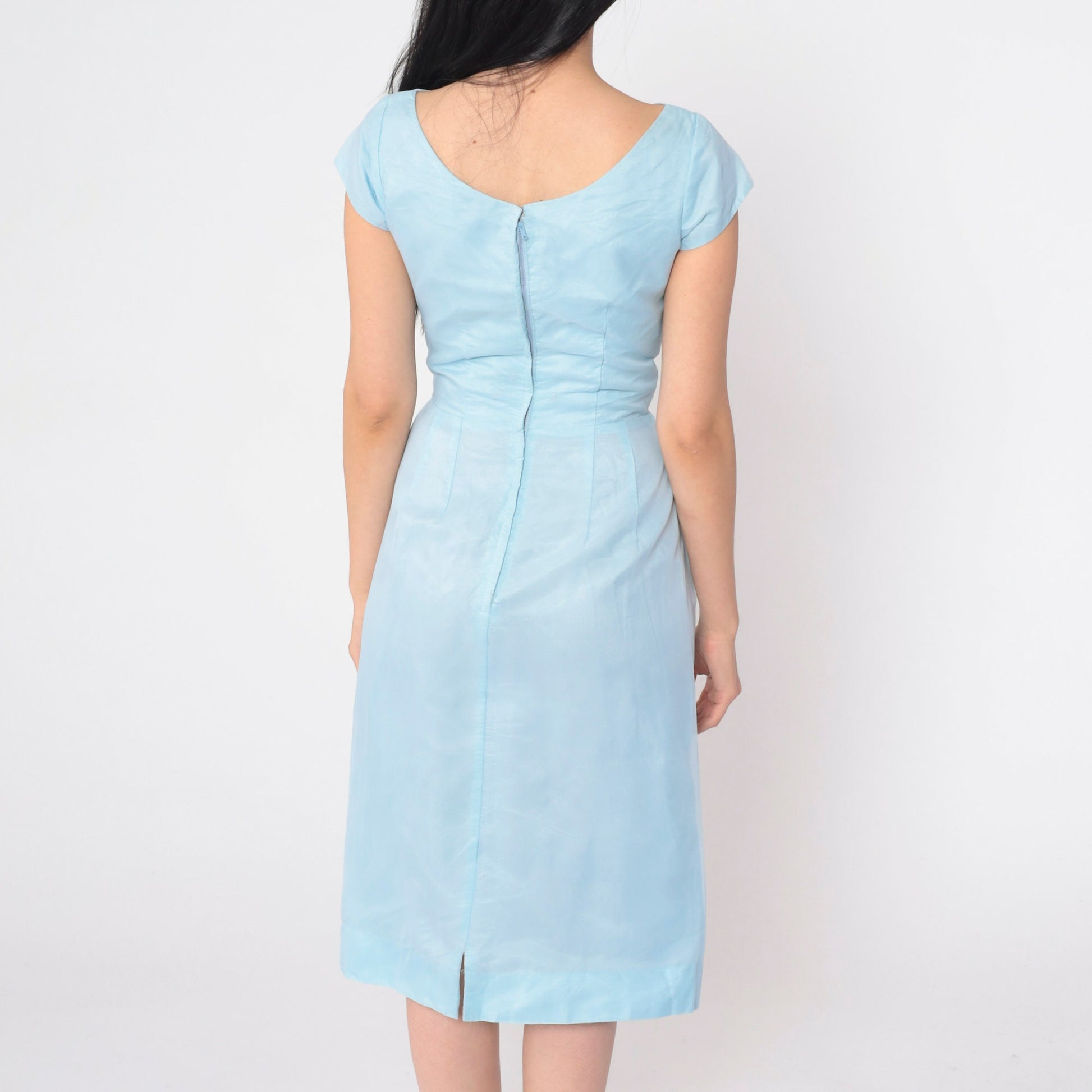 60s Baby Blue Scalloped Neckline Sheath Dress Cap Sleeve Knee Length Extra Small