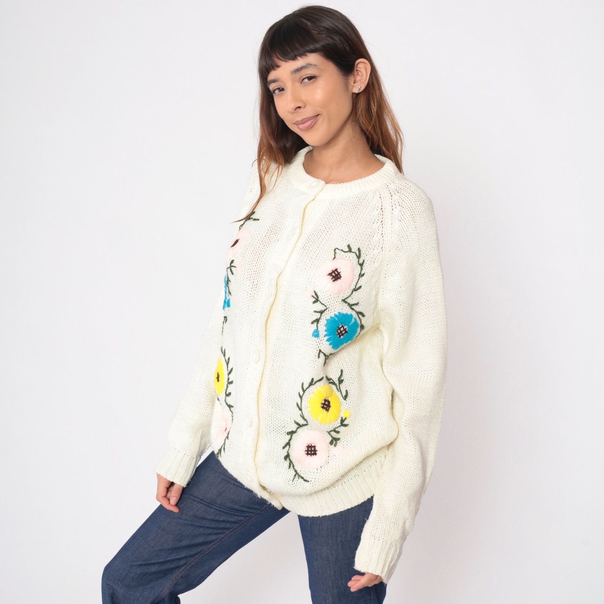70s Floral Embroidered Cardigan Sweater Off-White Raglan Knit Large