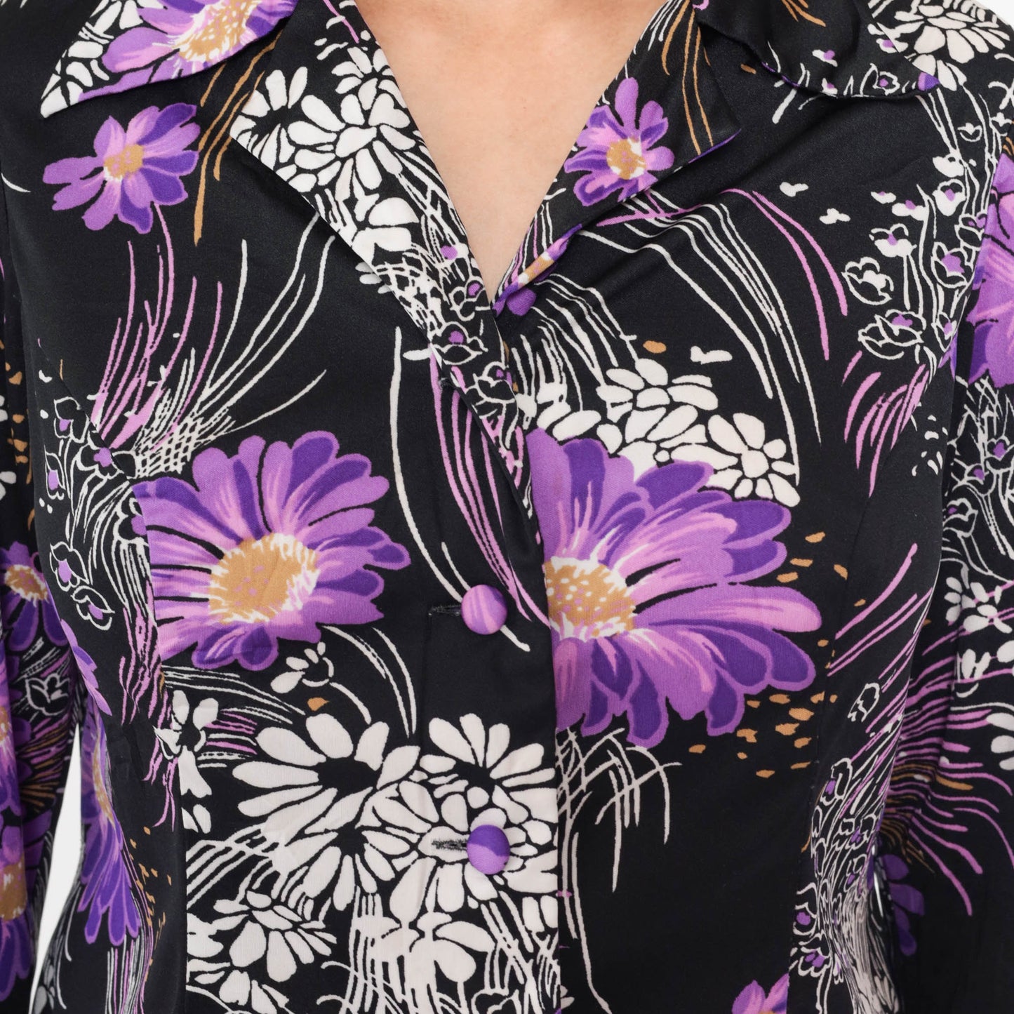 70s Floral Button-Up Blouse Black Purple Flower Print Dagger Collar Medium