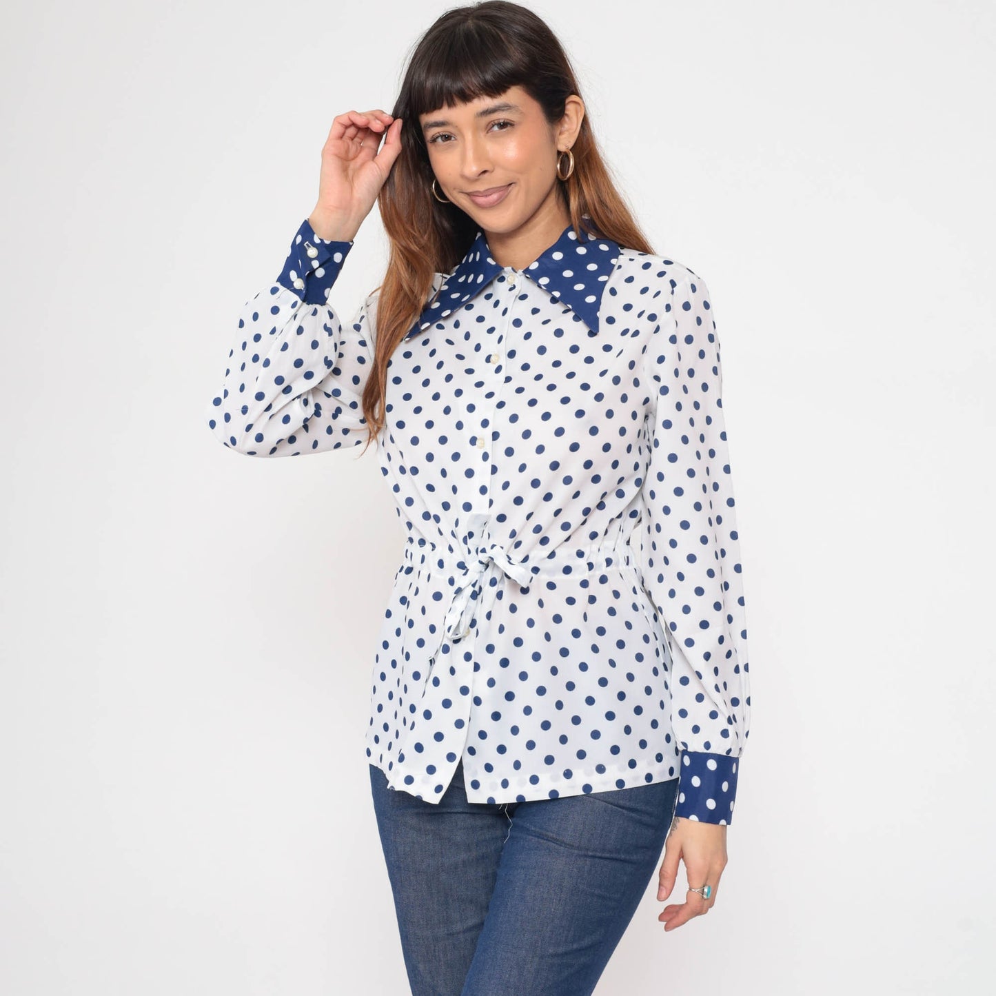 70s Polka Dot Button Up Blouse White Blue Dagger Collar Long Sleeve Medium
