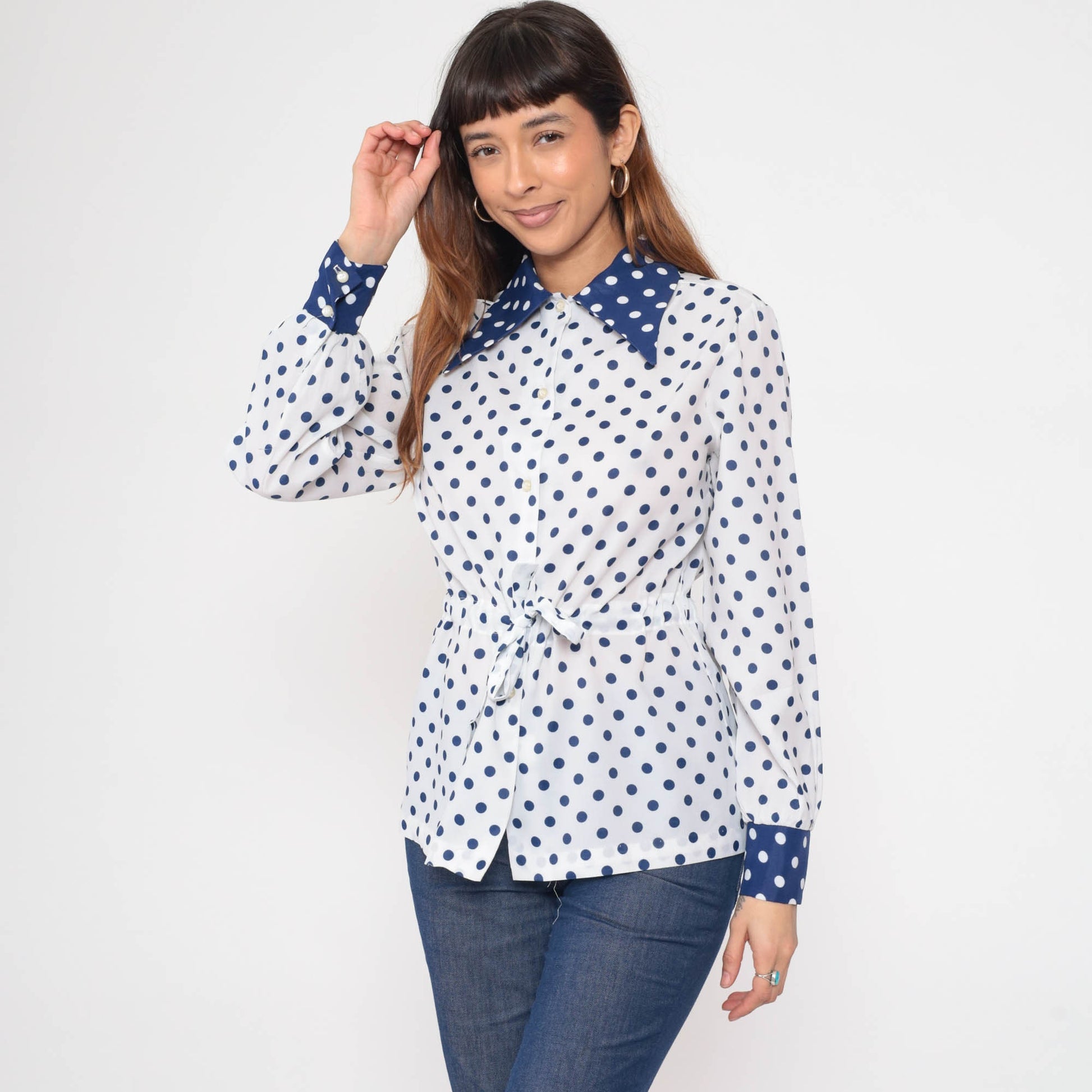 70s Polka Dot Button Up Blouse White Blue Dagger Collar Long Sleeve Medium