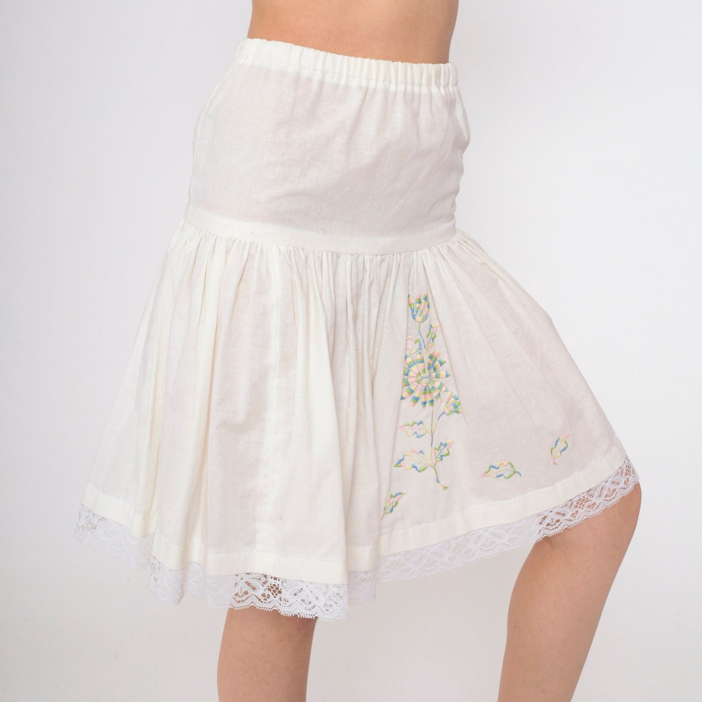 70s White Floral Embroidered Slip Skirt Lace Trim Knee Length Extra Small