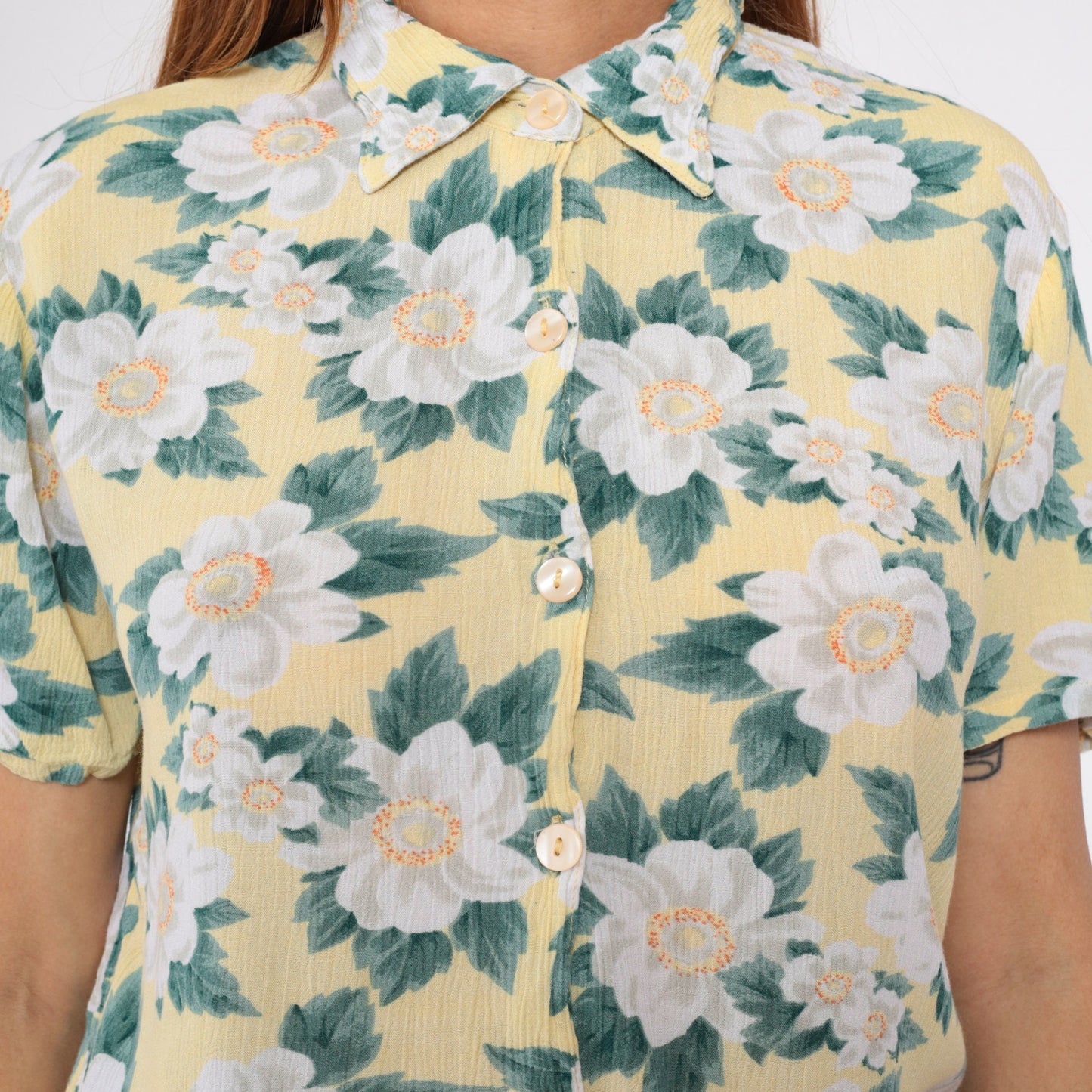 90s Yellow Floral Button-Up Blouse Short Sleeve Collared Shirt Medium M