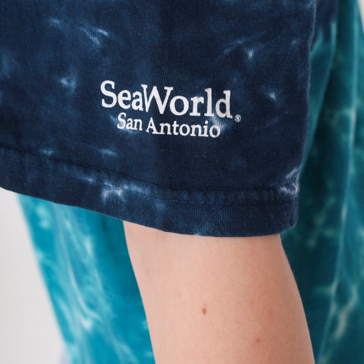Y2K Sea World San Antonio Tie Dye Dolphin Graphic Tee Blue Cotton Medium