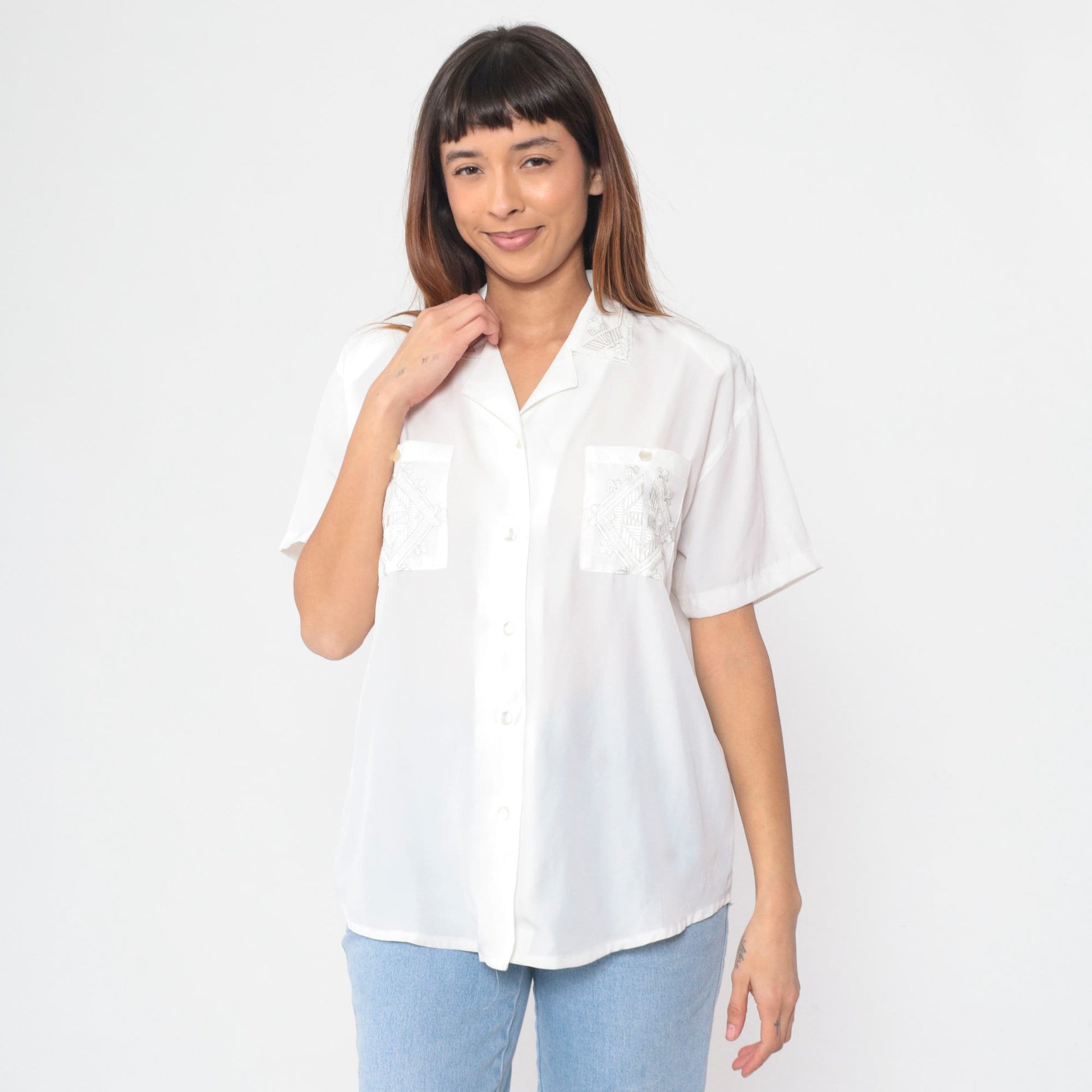90s White Geometric Embroidered Button-Up Blouse Cutout Collar Short Sleeve Large L
