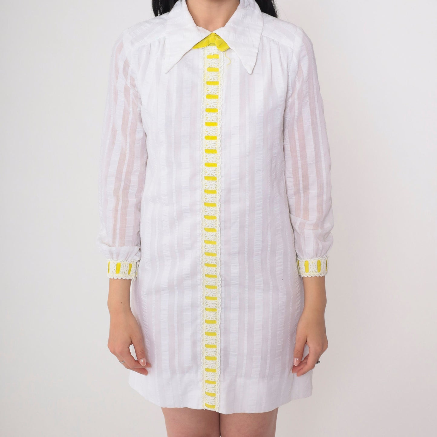 60s Mod Mini Dress White Eyelet Yellow Bow Tie Collar Long Sleeve Small