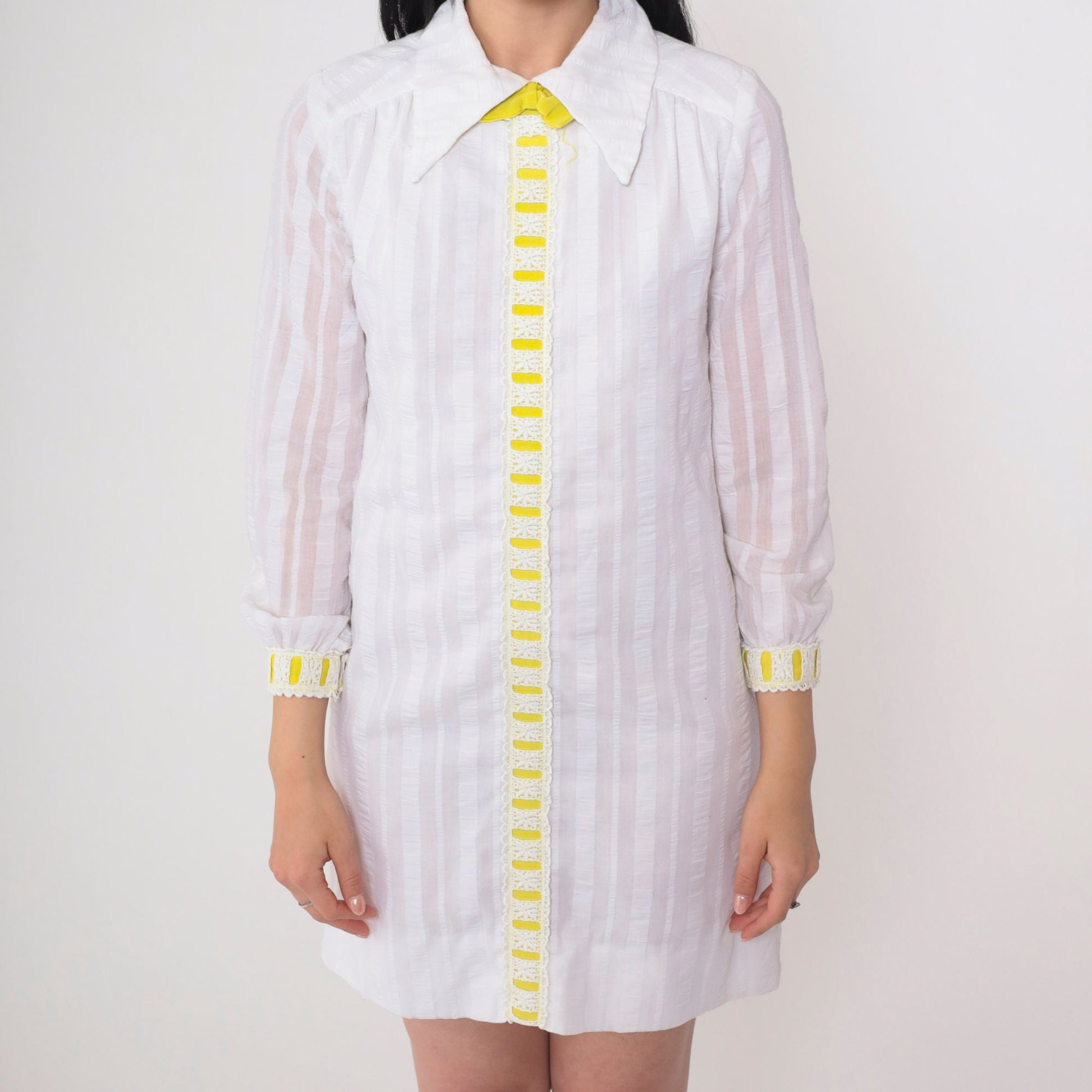 60s Mod Mini Dress White Eyelet Yellow Bow Tie Collar Long Sleeve Small