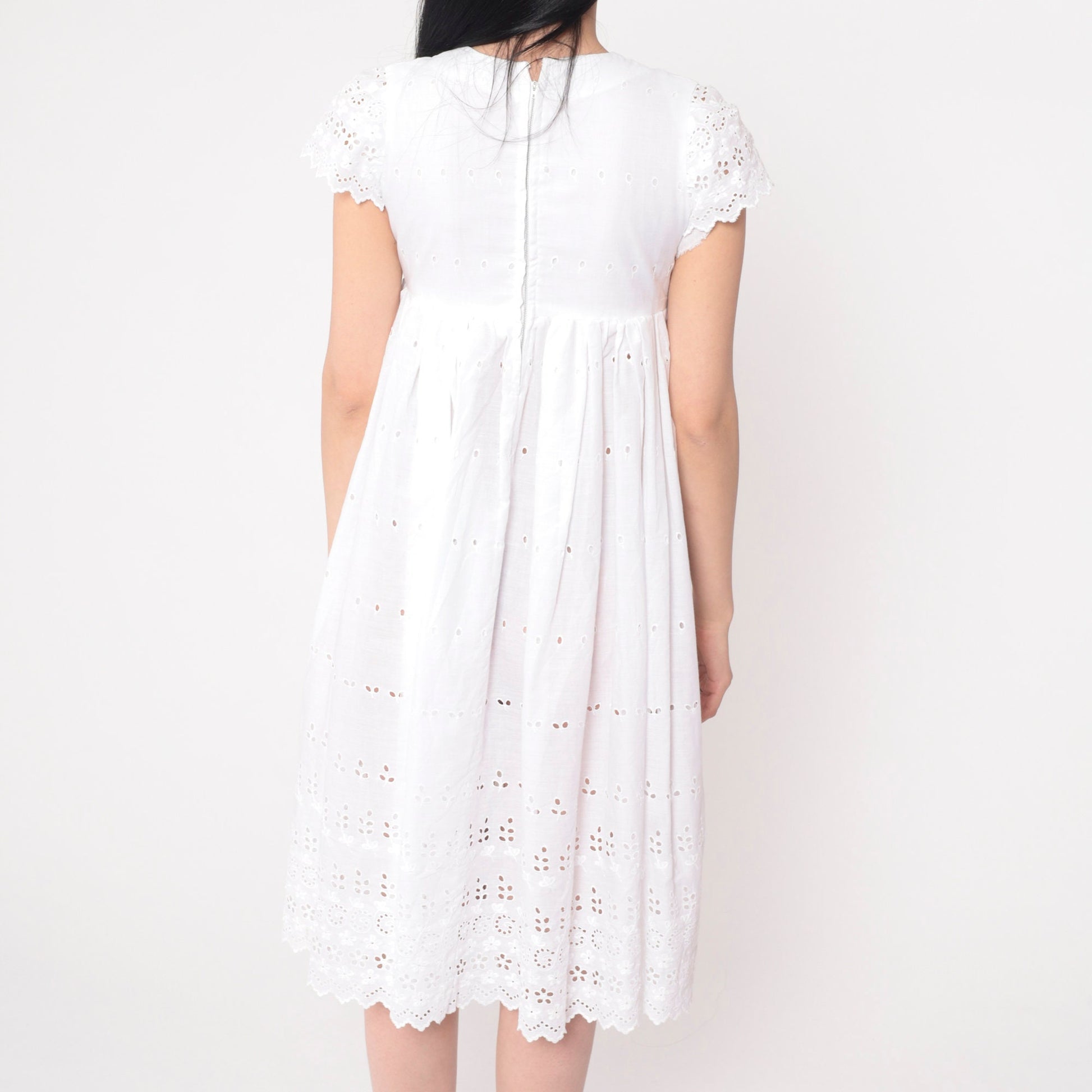 70s White Eyelet Lace Mini Dress Empire Waist Puff Sleeve XXS