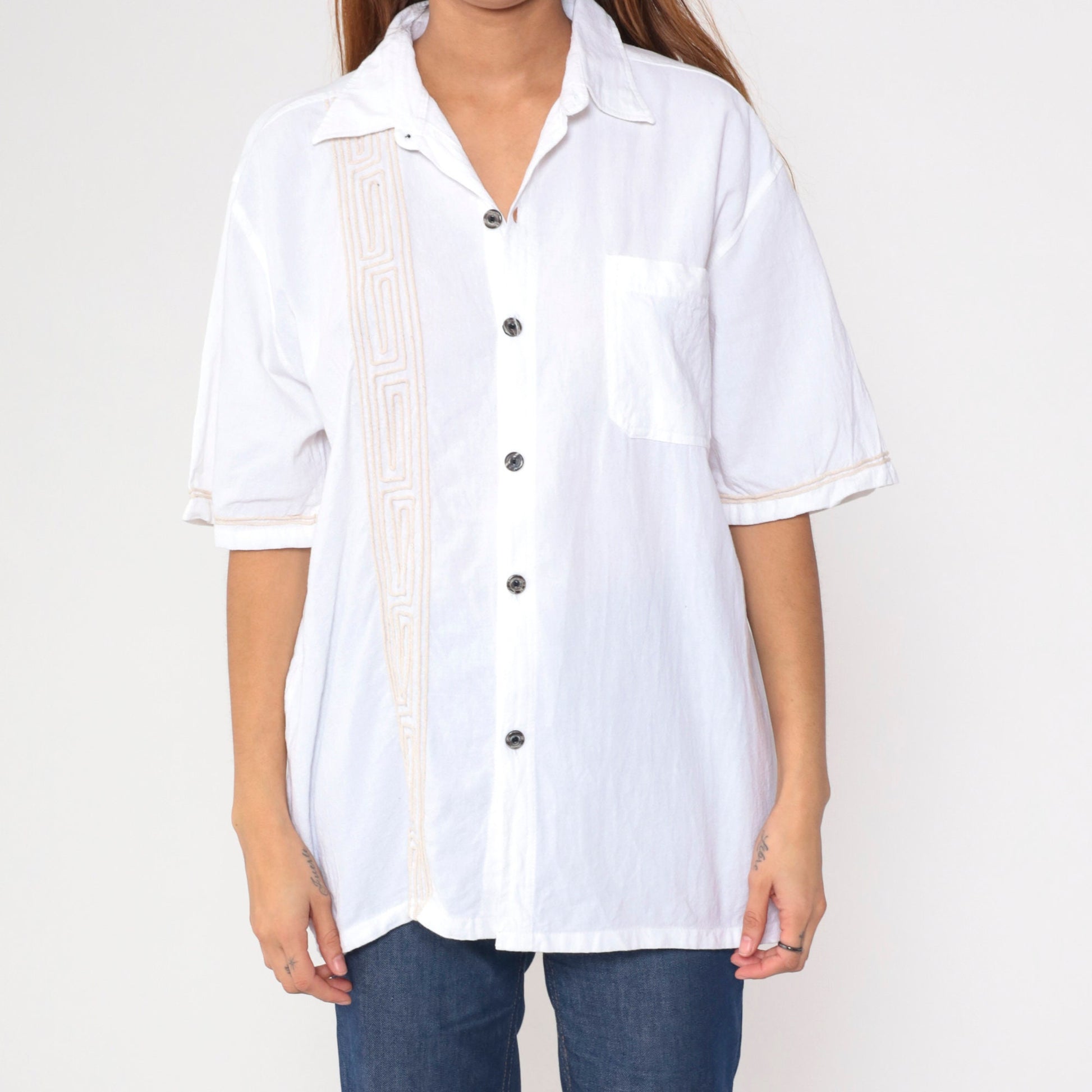 90s White Geometric Embroidered Button-Up Shirt Short Sleeve Medium