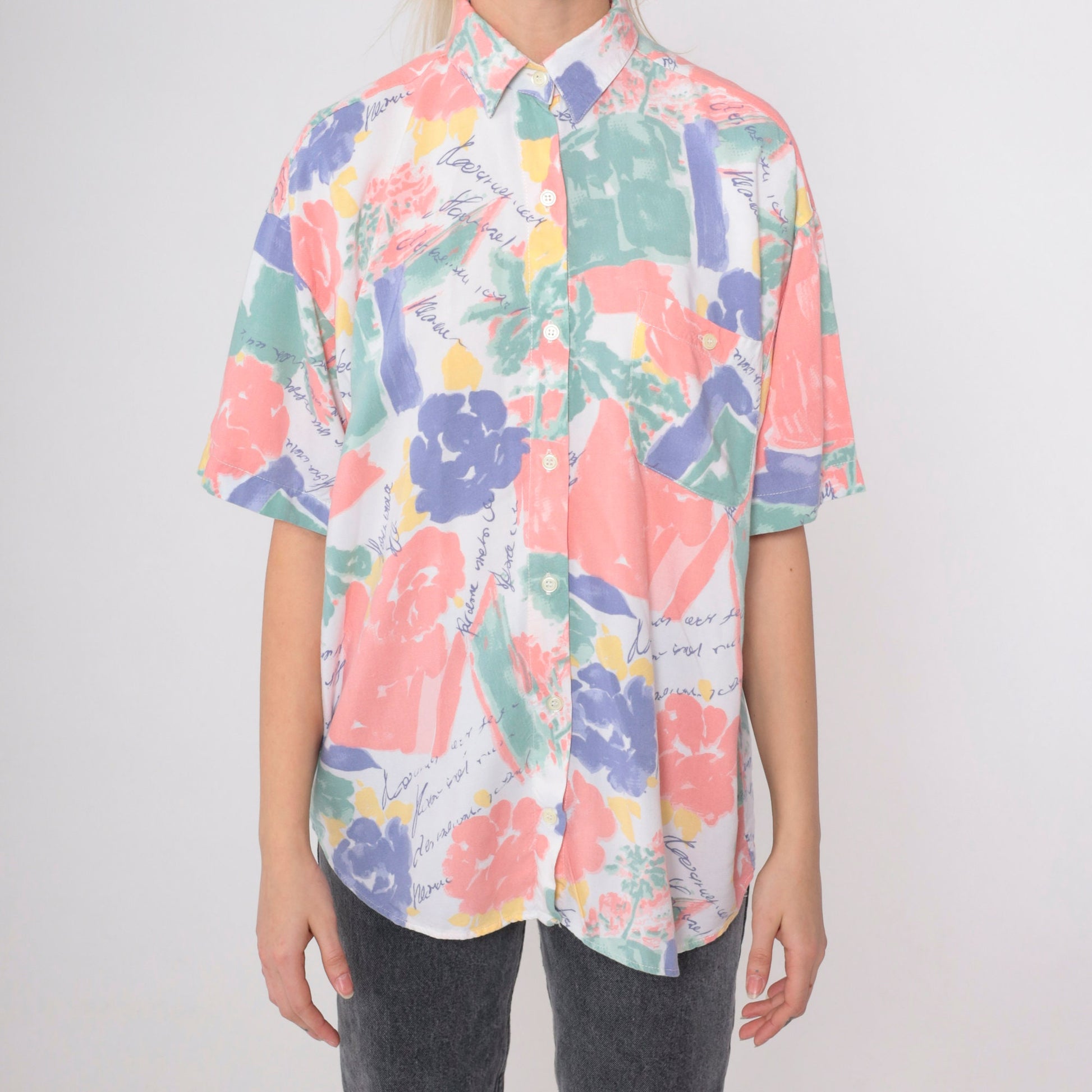 90s Floral Cursive Writing Button Up Blouse Rayon Short Sleeve Medium