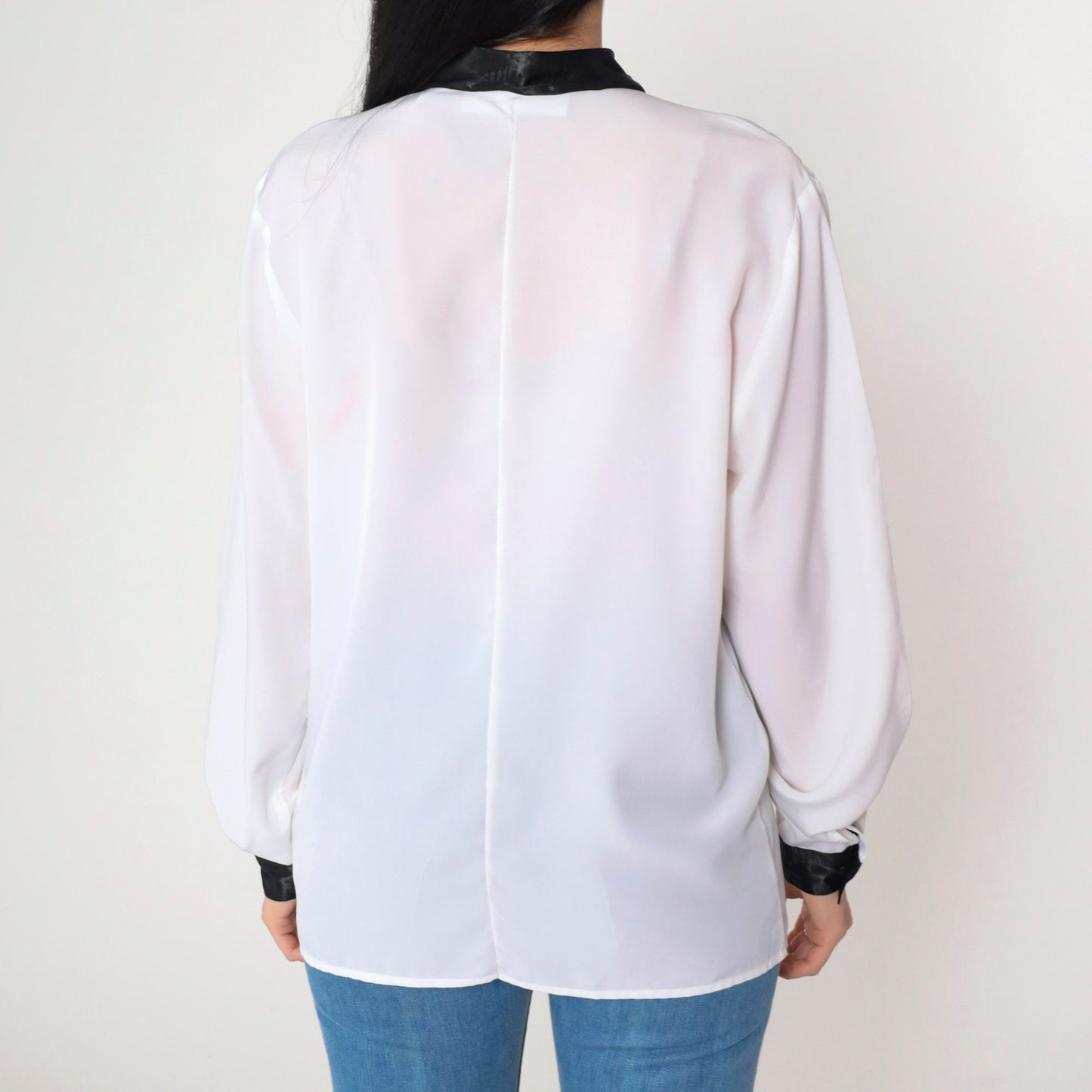 90s Claudia Richard Floral Embroidered Blouse White Black Flower Long Sleeve Medium