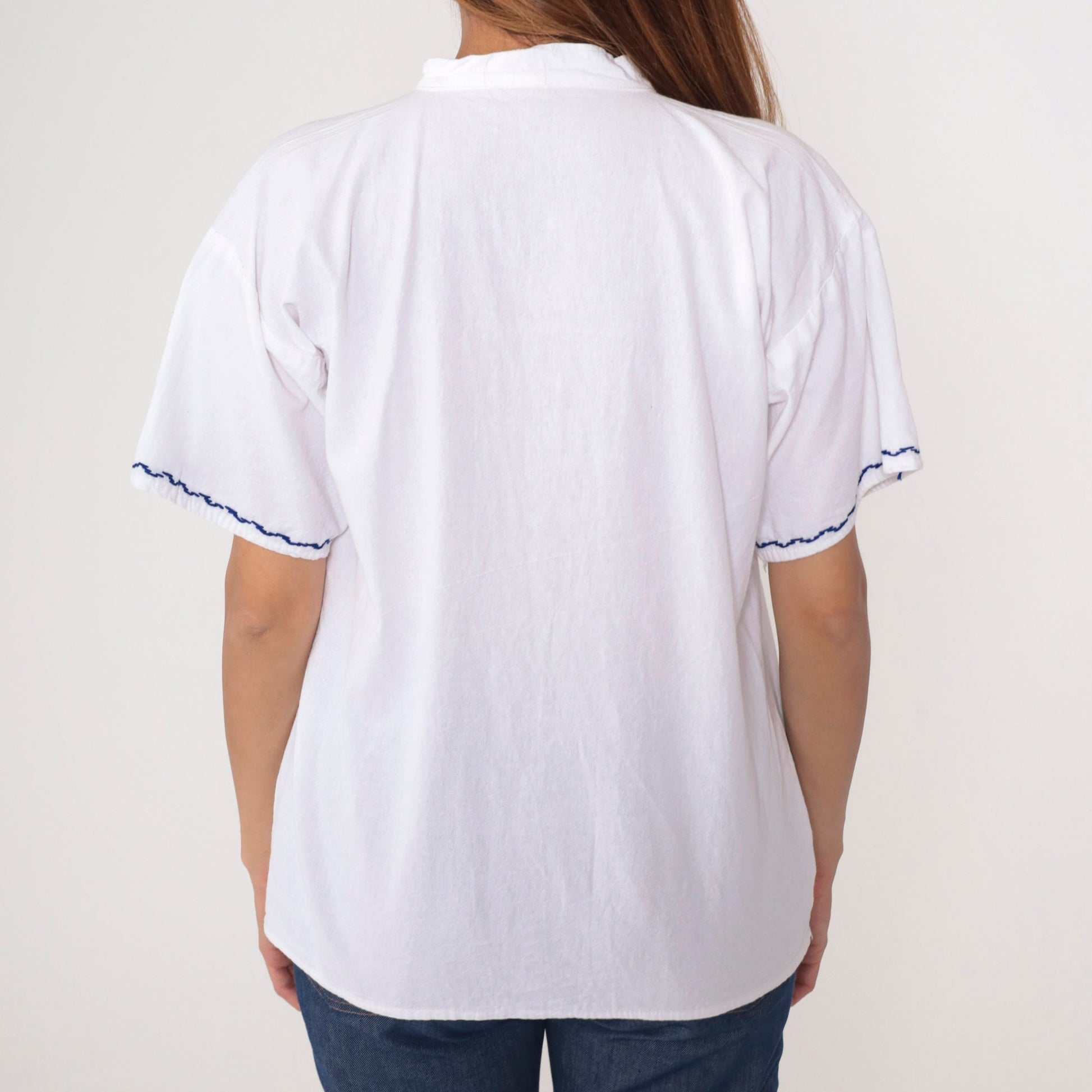 90s White Tunic Top Geometric Embroidery Button-Up Blouse Medium