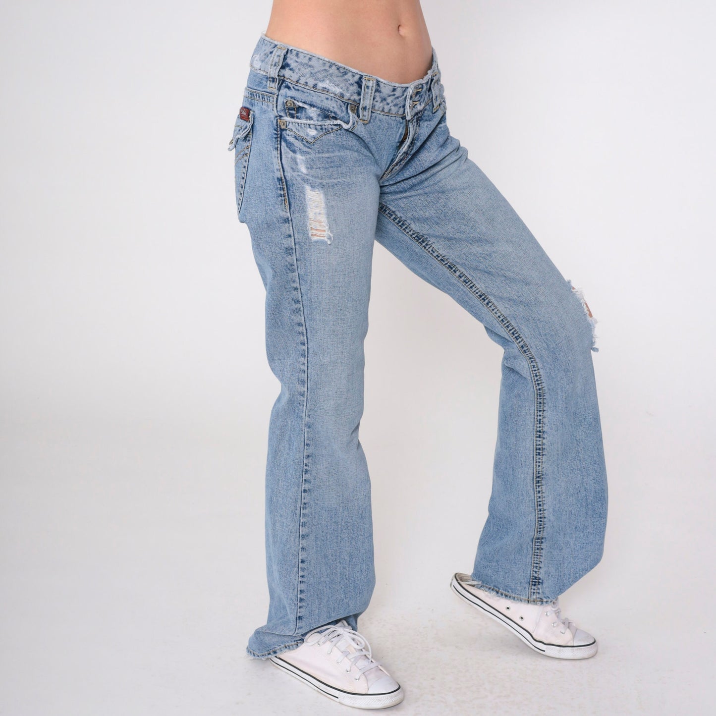 Y2K Silver Jeans Low Rise Flared Distressed Blue Denim Knee Rip Medium 29