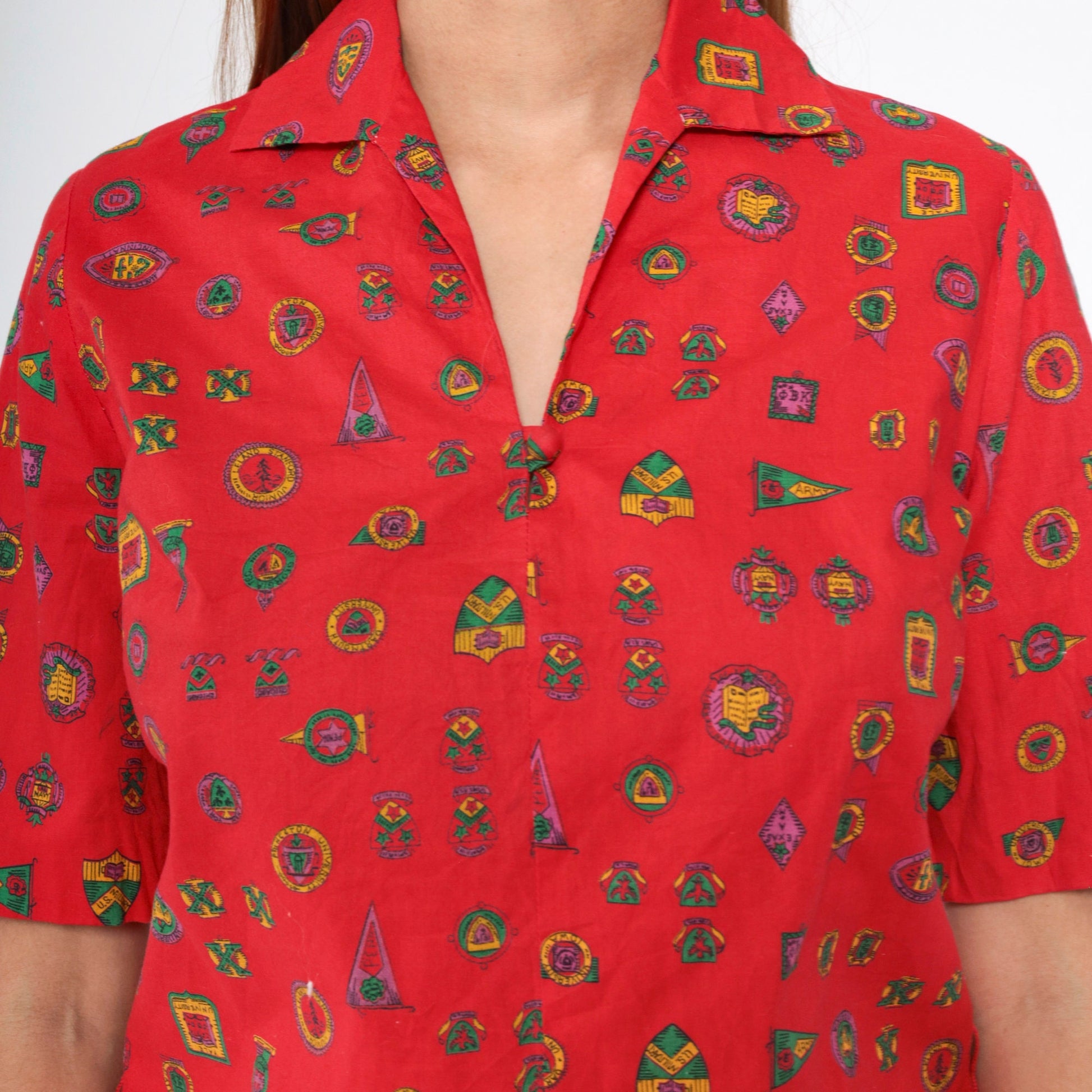 70s Heraldic Crest Print Blouse Red Collegiate Military V-Neck Small S