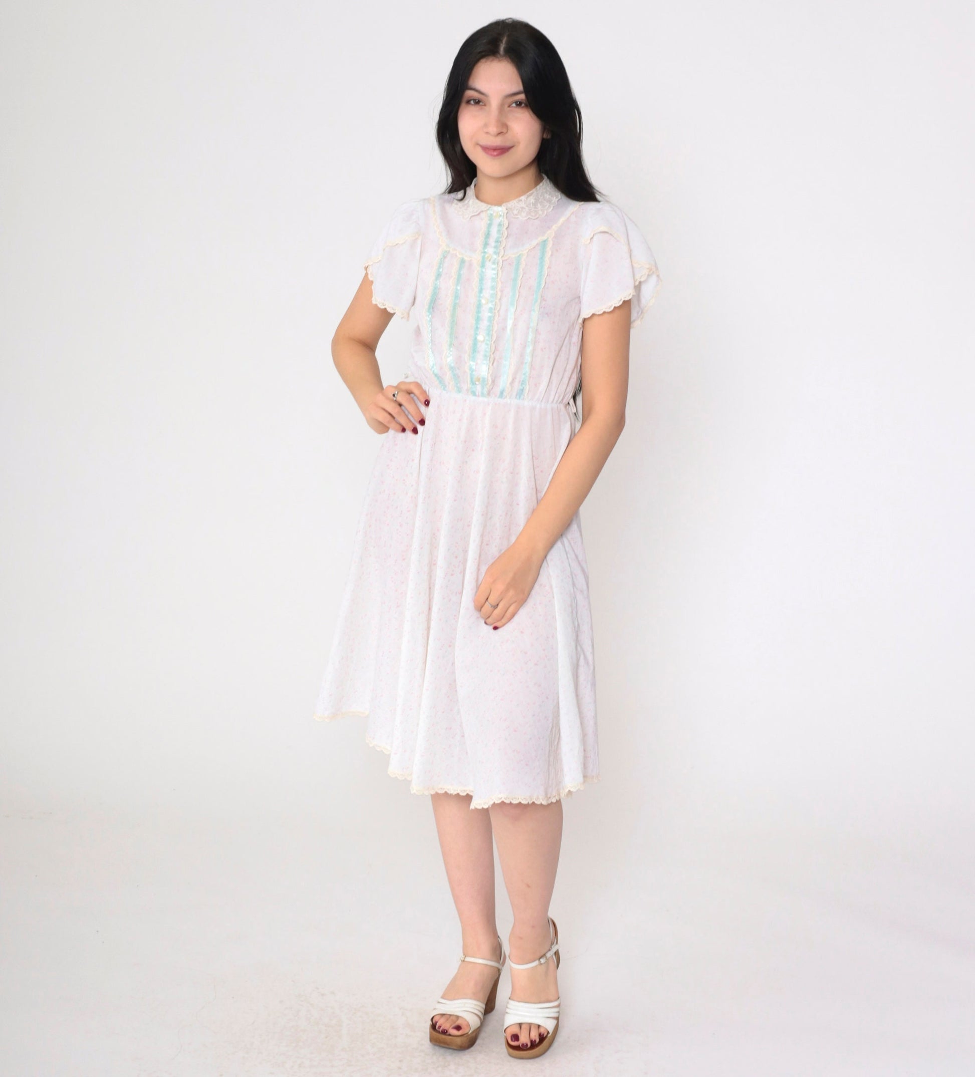70s Calico Floral Prairie Dress White Lace Trim Puff Sleeve Small