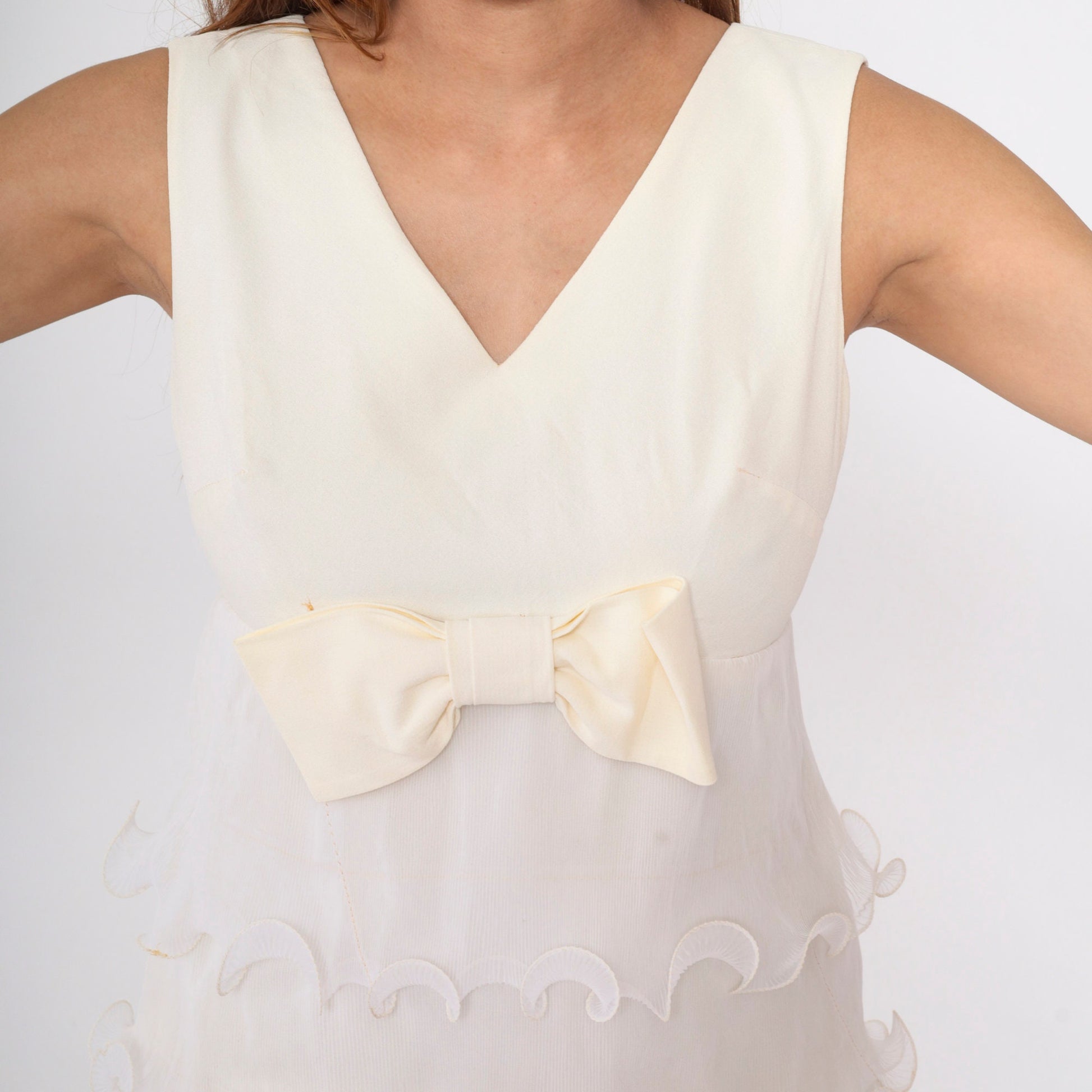 1960s White Pleated Mini Dress Empire Waist V-Neck Party Cocktail Small