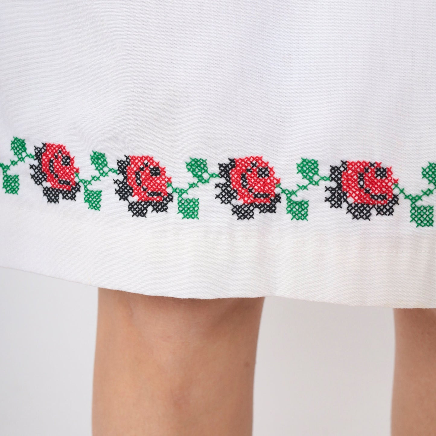 70s Floral Cross Stitch Embroidered Dress White Midi Shift Long Sleeve Medium