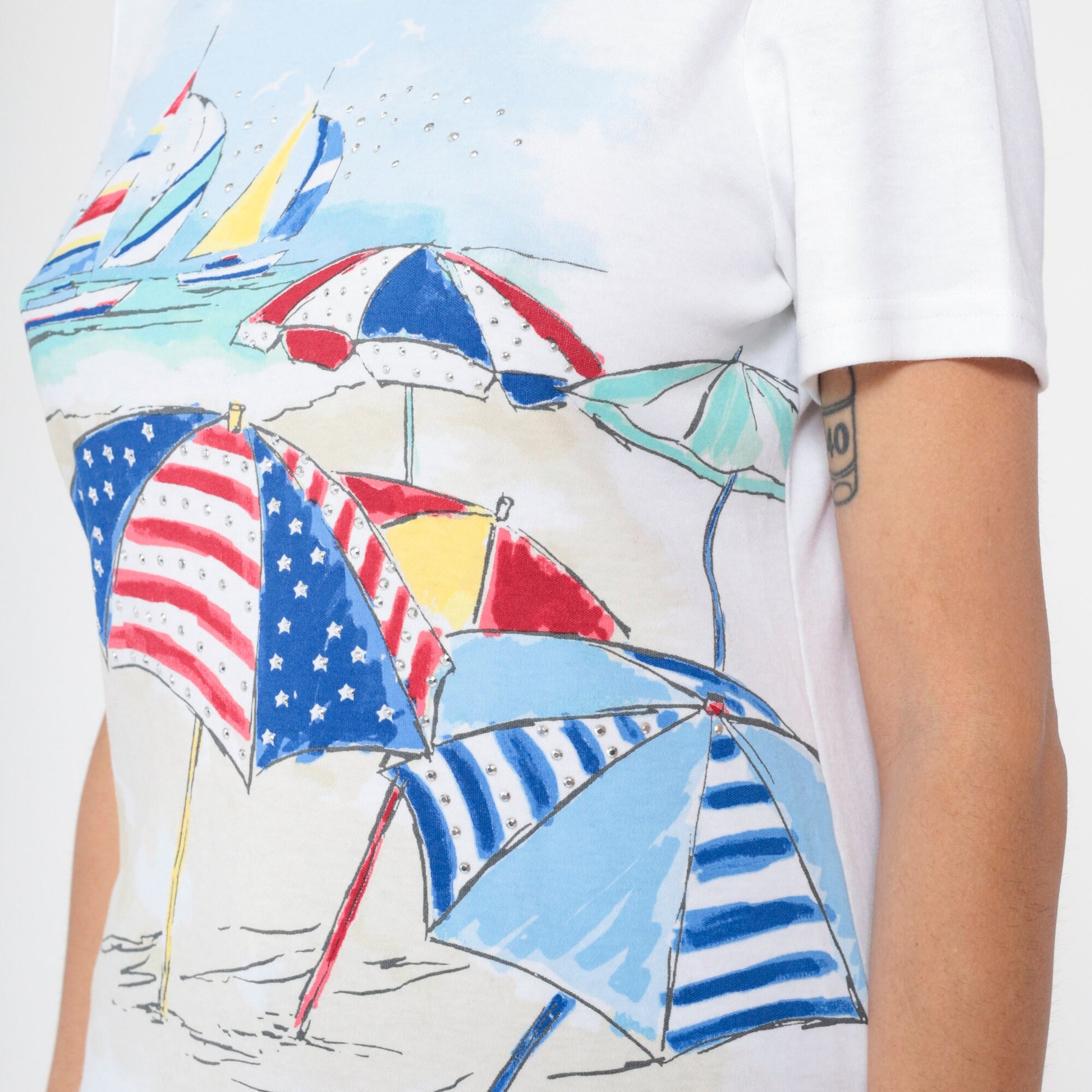 90s Studded Sailboat Beach Umbrella Graphic Tee White Medium