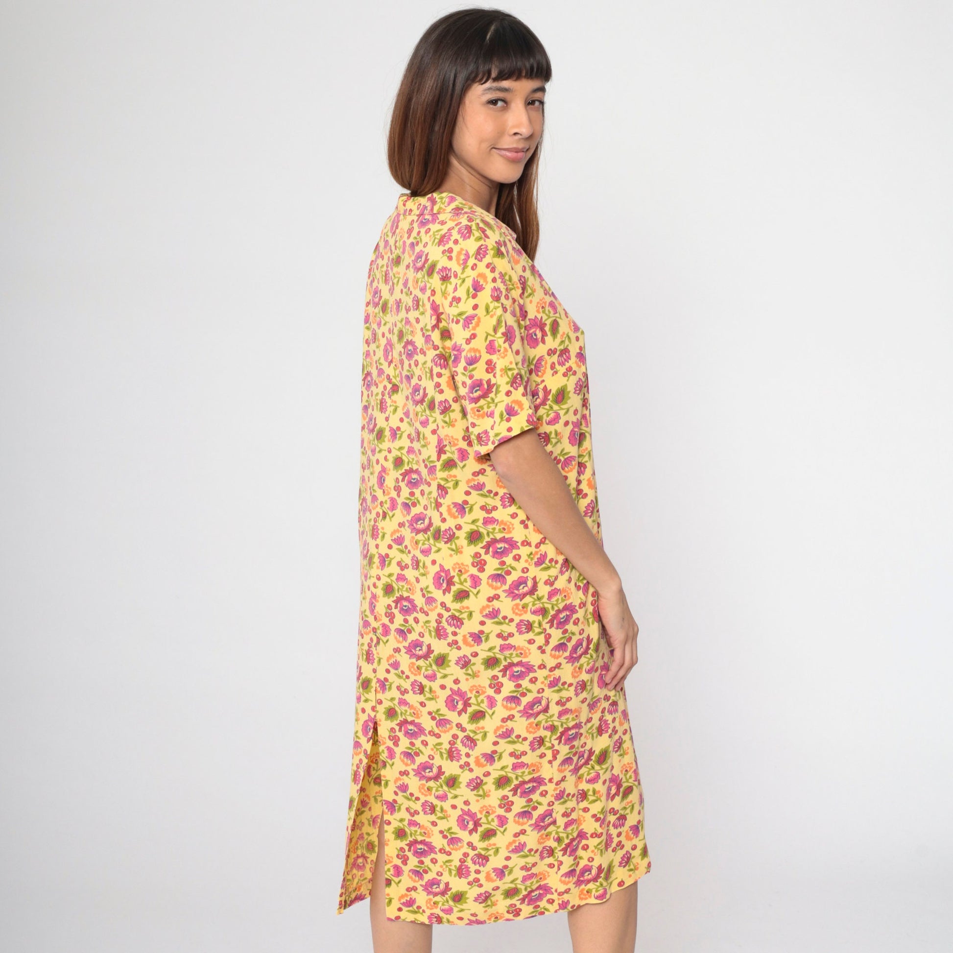 70s Yellow Floral Shift Dress Berry Print Collar V-Neck Knee Length Medium Large