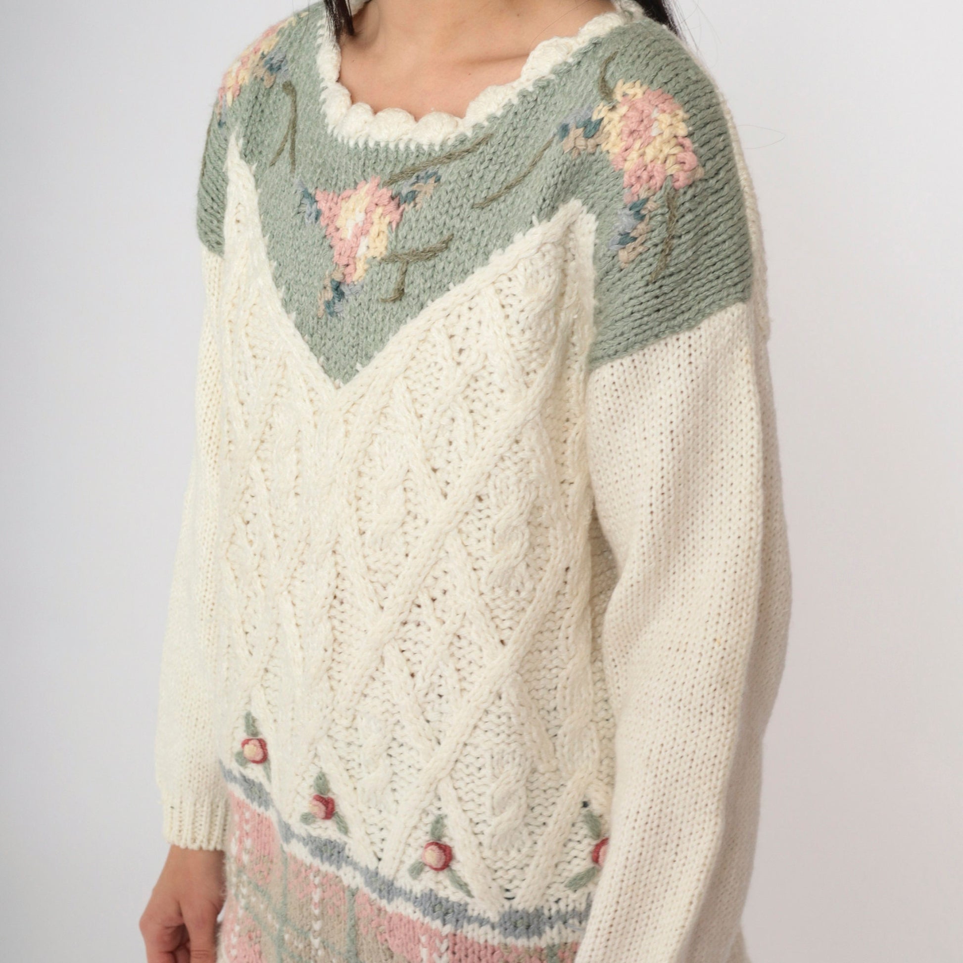 90s Casual Corner Hand-Knit Floral Sweater Cream Green Pink Large