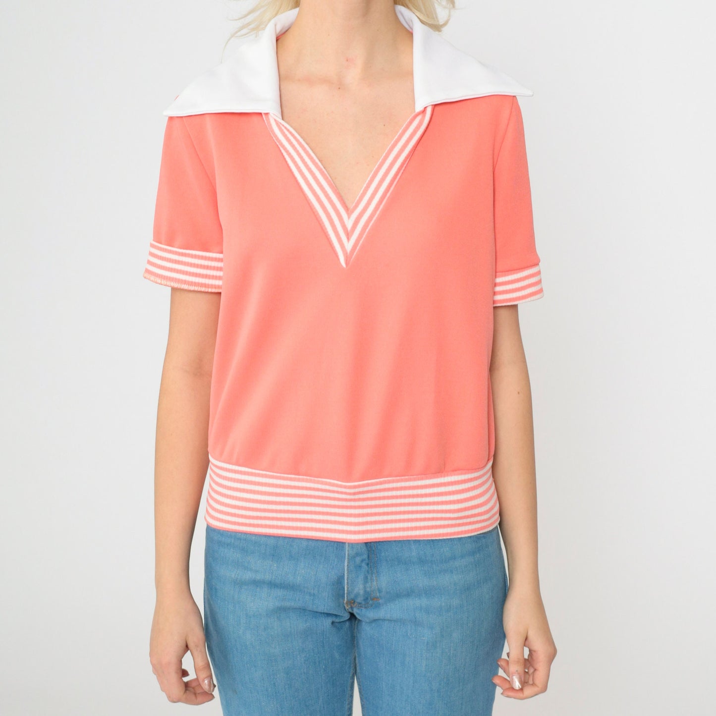 70s Coral Pink V-Neck Blouse White Collar Short Sleeve Small