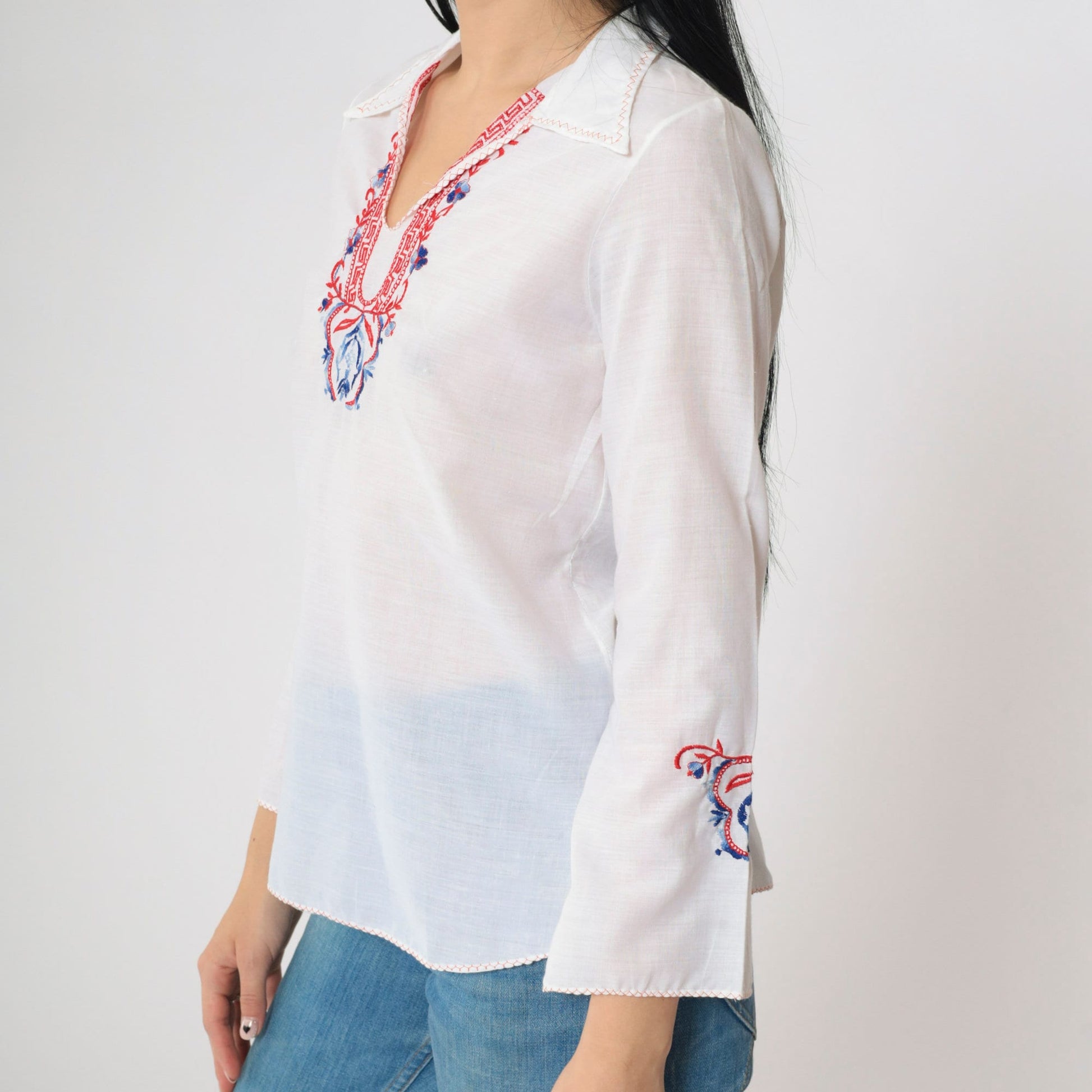 70s Floral Embroidered White Tunic Top V-Neck Long Sleeve Extra Small