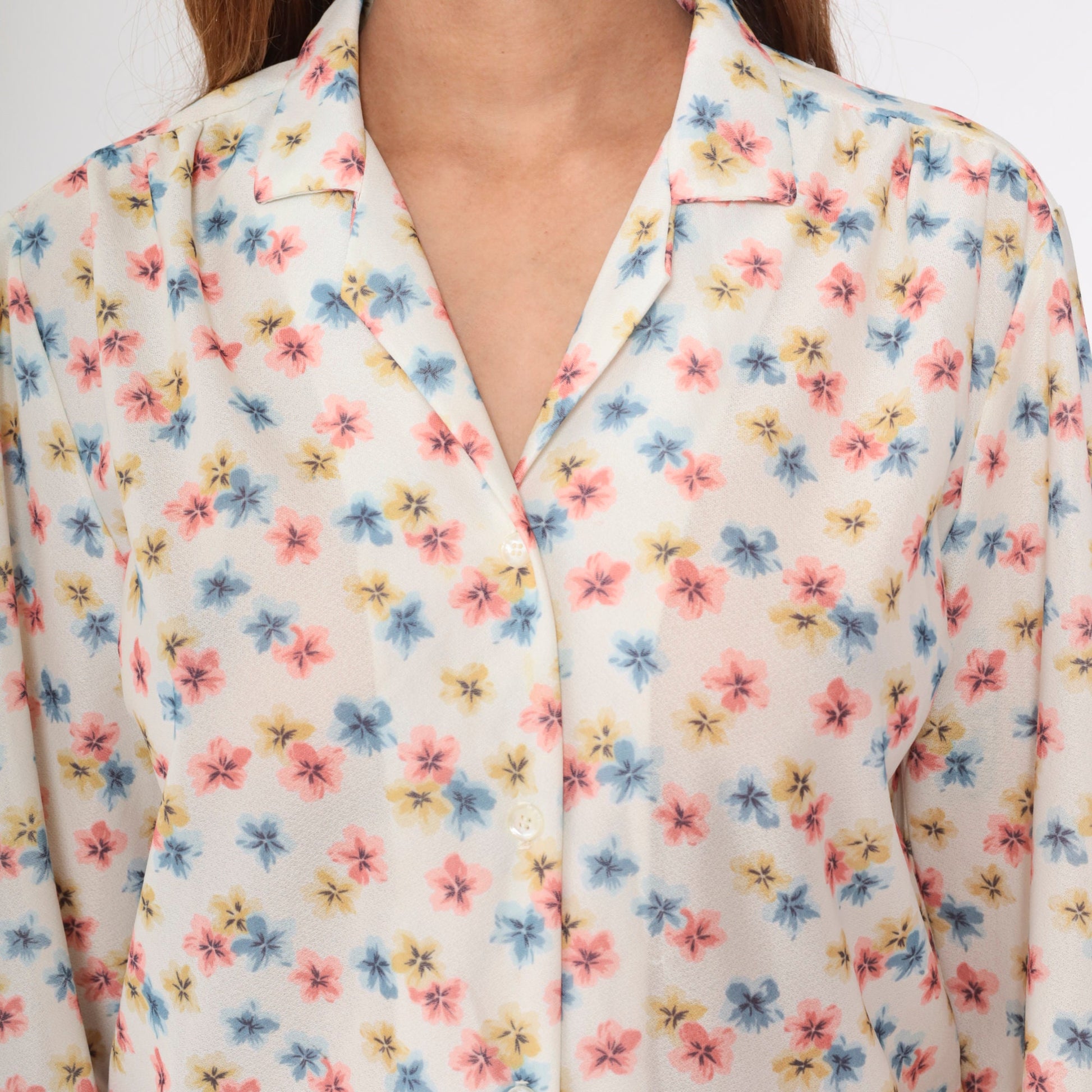 70s Floral Button-Up Blouse White Pink Blue Long Sleeve Collar Medium